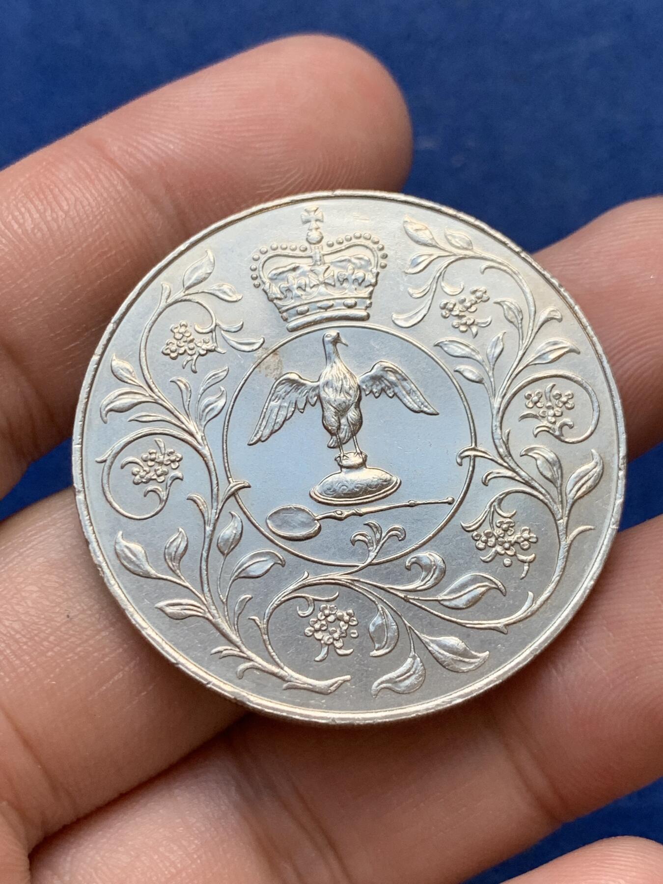 《竞宝斋》第299场- 周日，周一  2场连拍 （全场包邮） 两枚一组 英国1977年1克朗女王登基克朗型纪念币