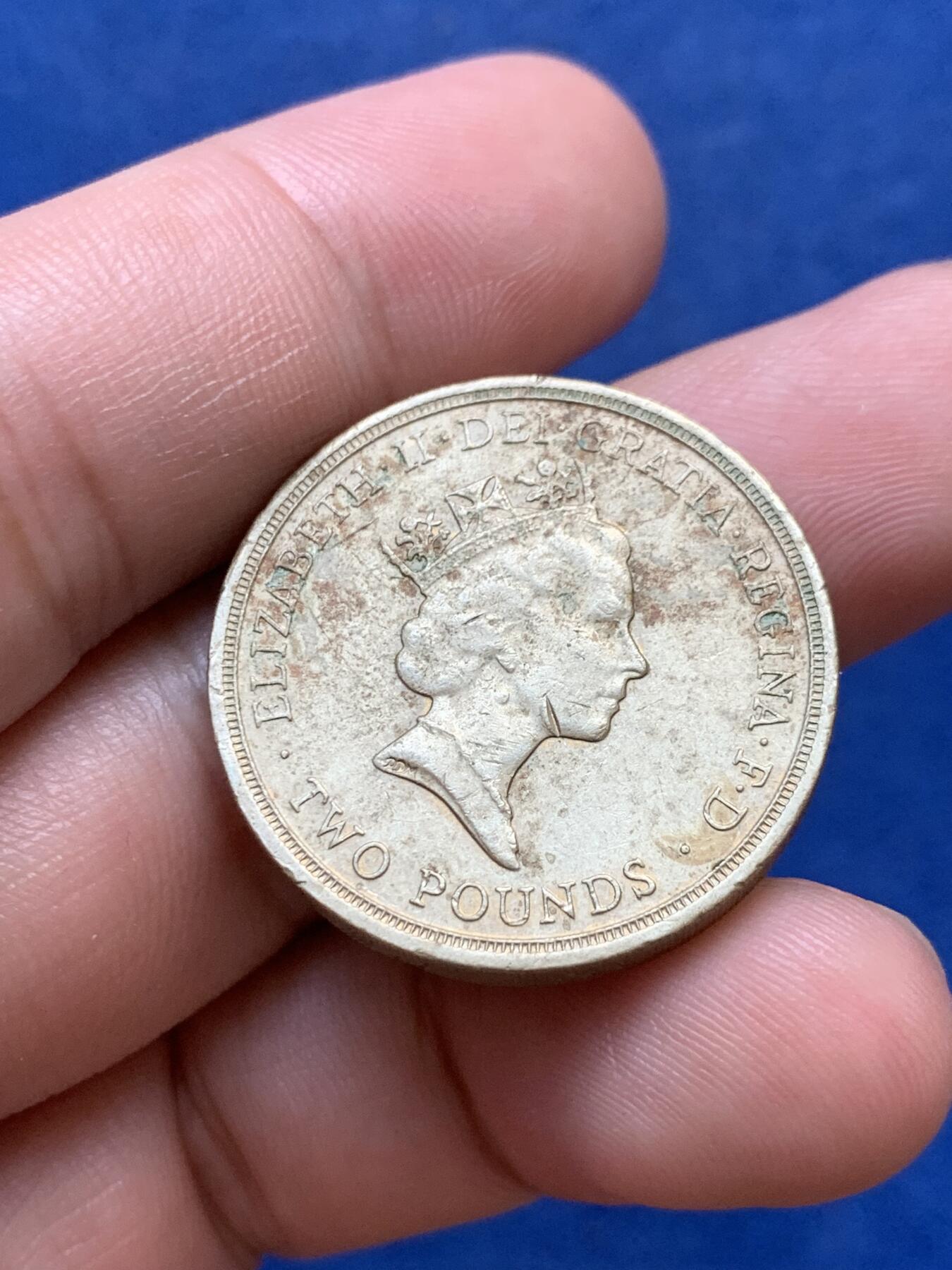 《竞宝斋》第299场- 周日，周一  2场连拍 （全场包邮） 两枚一组 益跑长沙大章+英国和平鸽纪念币