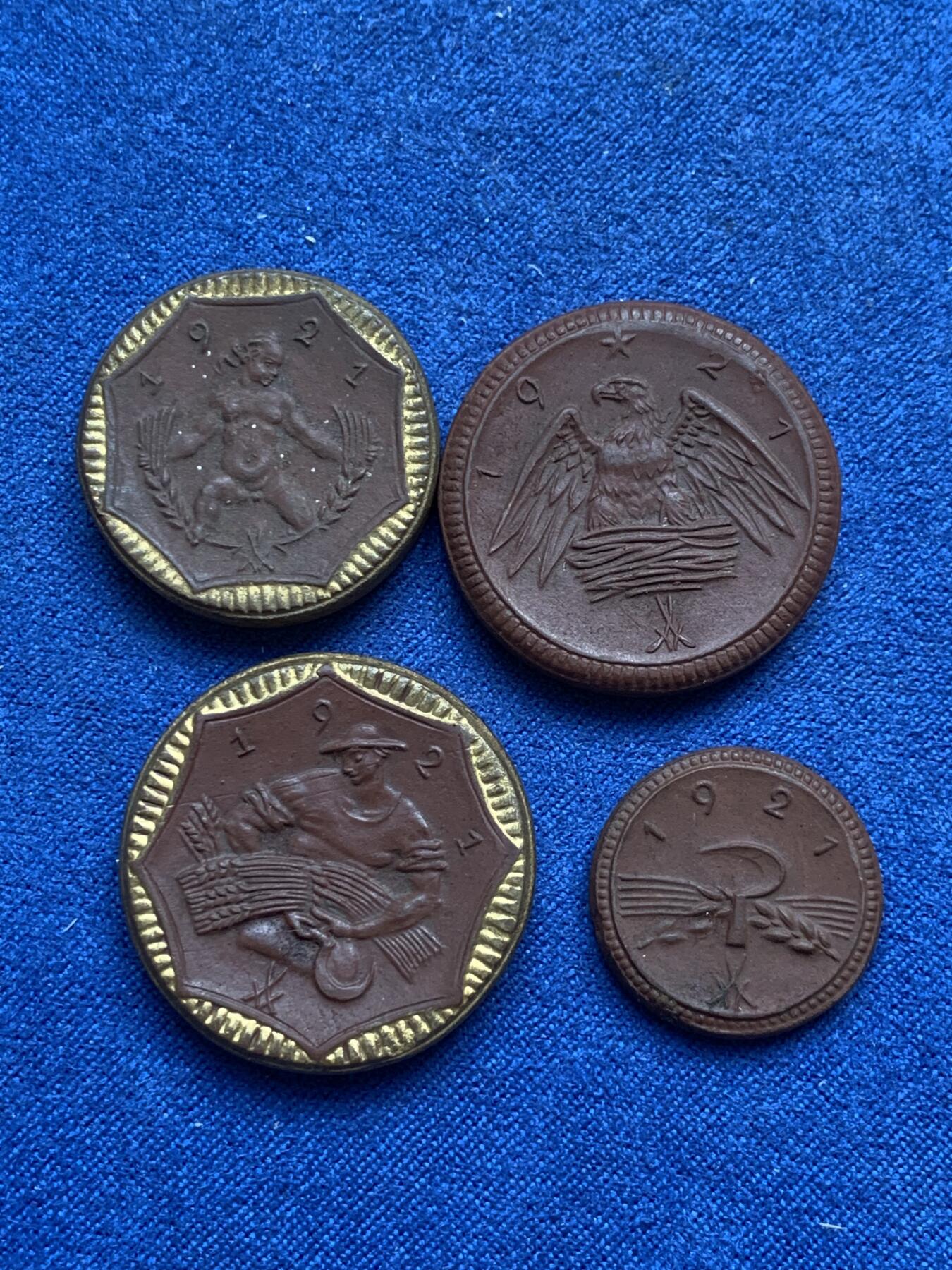 《竞宝斋》第299场- 周日，周一  2场连拍 （全场包邮） 4枚一组 德国1921年萨克森陶币 经典品种，高浮雕