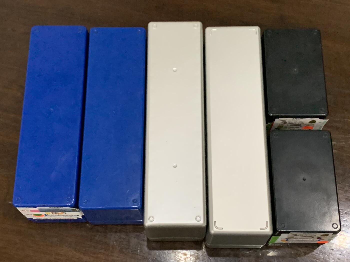 《竞宝斋》第299场- 周日，周一  2场连拍 （全场包邮） 6个盒子一组 PCGS盒子20枚装2个，10枚装2个，NGC盒子2个（其中一个是装加厚鉴定币）