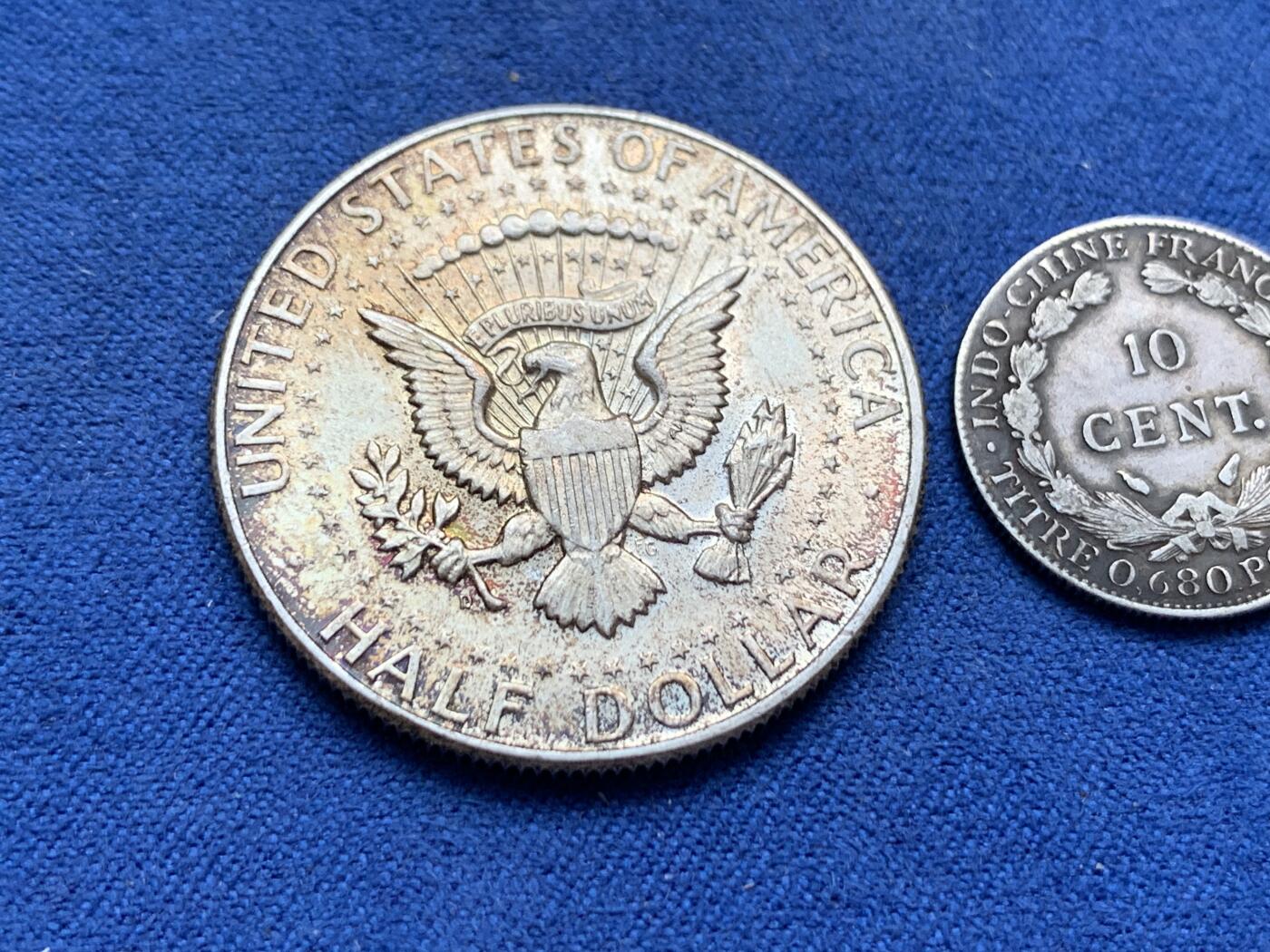 《竞宝斋》第299场- 周日，周一  2场连拍 （全场包邮） 两枚一组 1964高银版肯尼迪银币（双面五彩包浆）+1937坐洋银币十分（老味道老包浆）