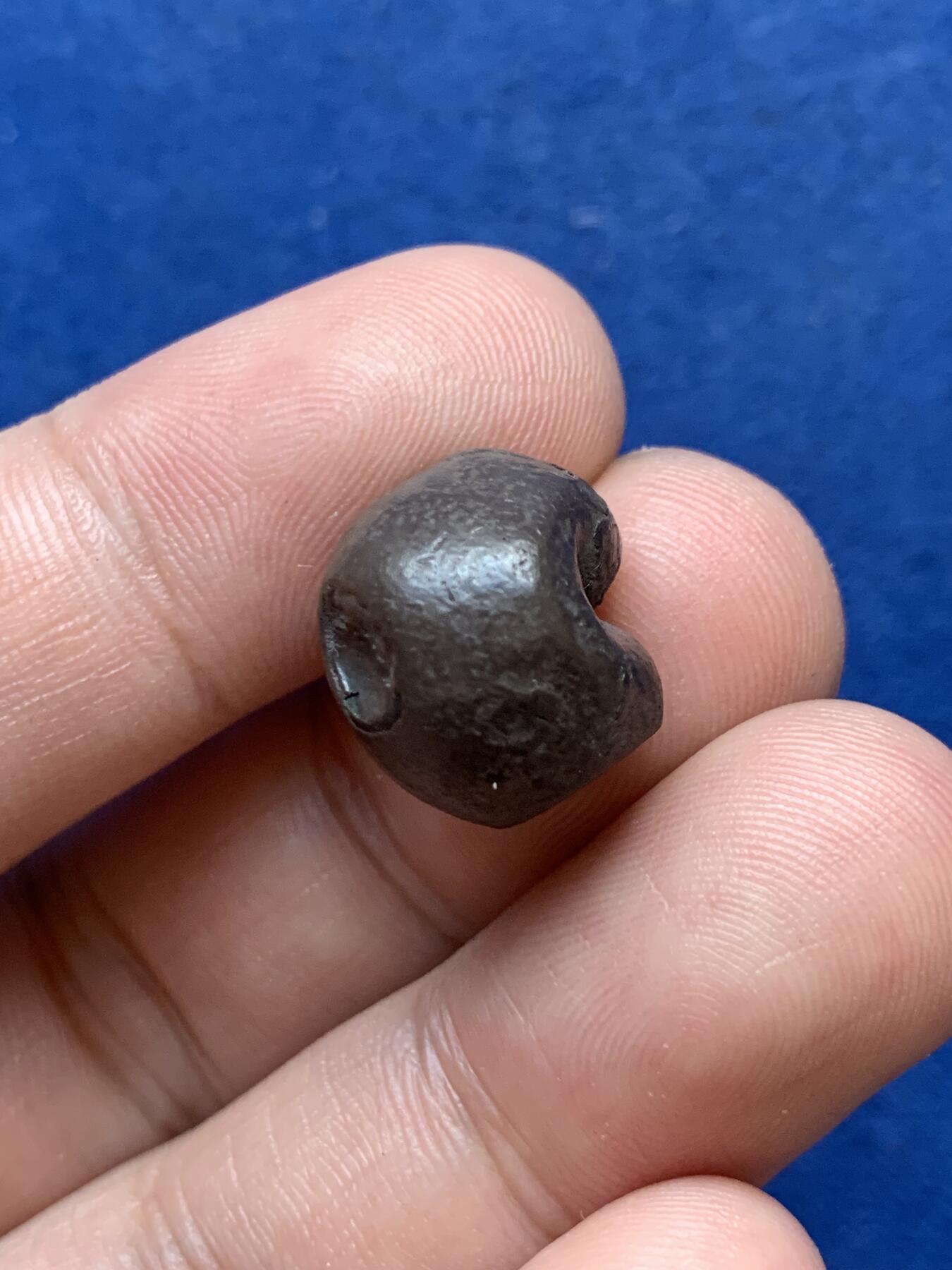 《竞宝斋》第299场- 周日，周一  2场连拍 （全场包邮） 泰国屁股银锭一株15g