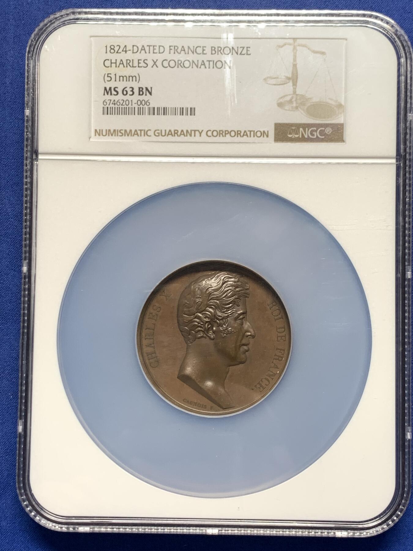 《竞宝斋》第299场- 周日，周一  2场连拍 （全场包邮） NGC MS63BN 1824年早期查理十世加冕盛大典礼大铜章 直径50.5mm，双面工艺好，超高浮雕，罕见铜章 加厚盒装