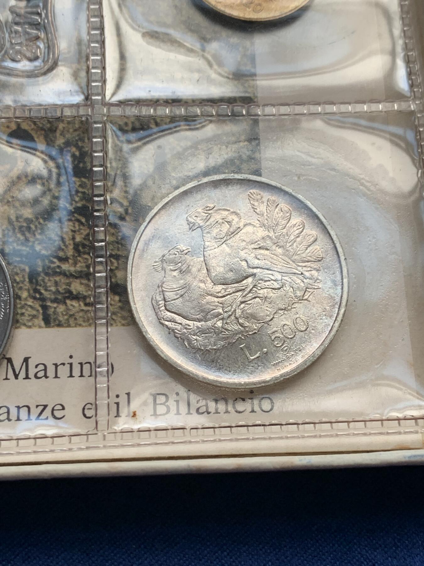 《竞宝斋》第299场- 周日，周一  2场连拍 （全场包邮） 圣马力诺1974套币 含一枚500里拉银币 原盒证