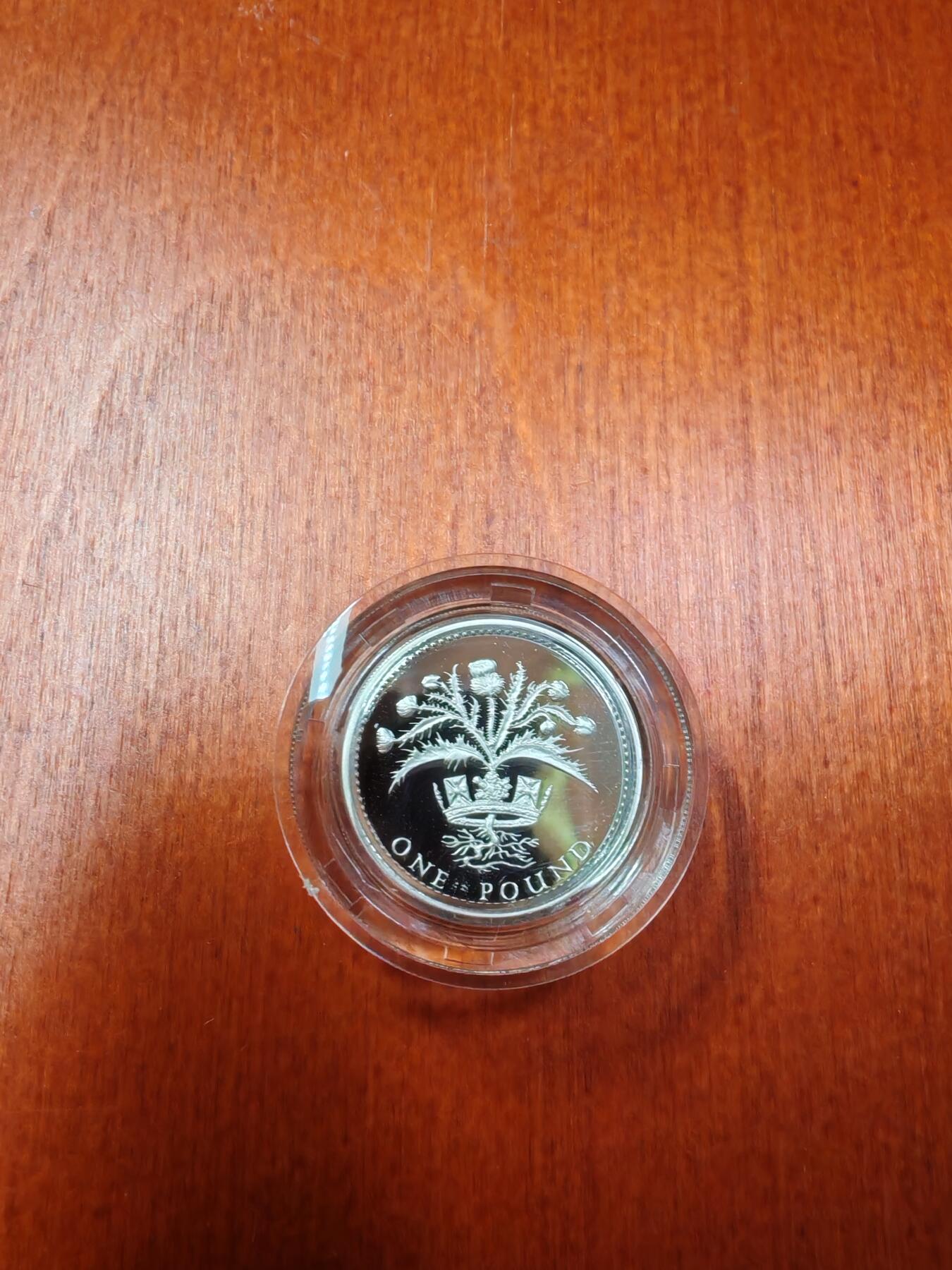 长老汇龙年精选第二十五场拍卖 1989英国1英镑精制加厚银币，盒证全