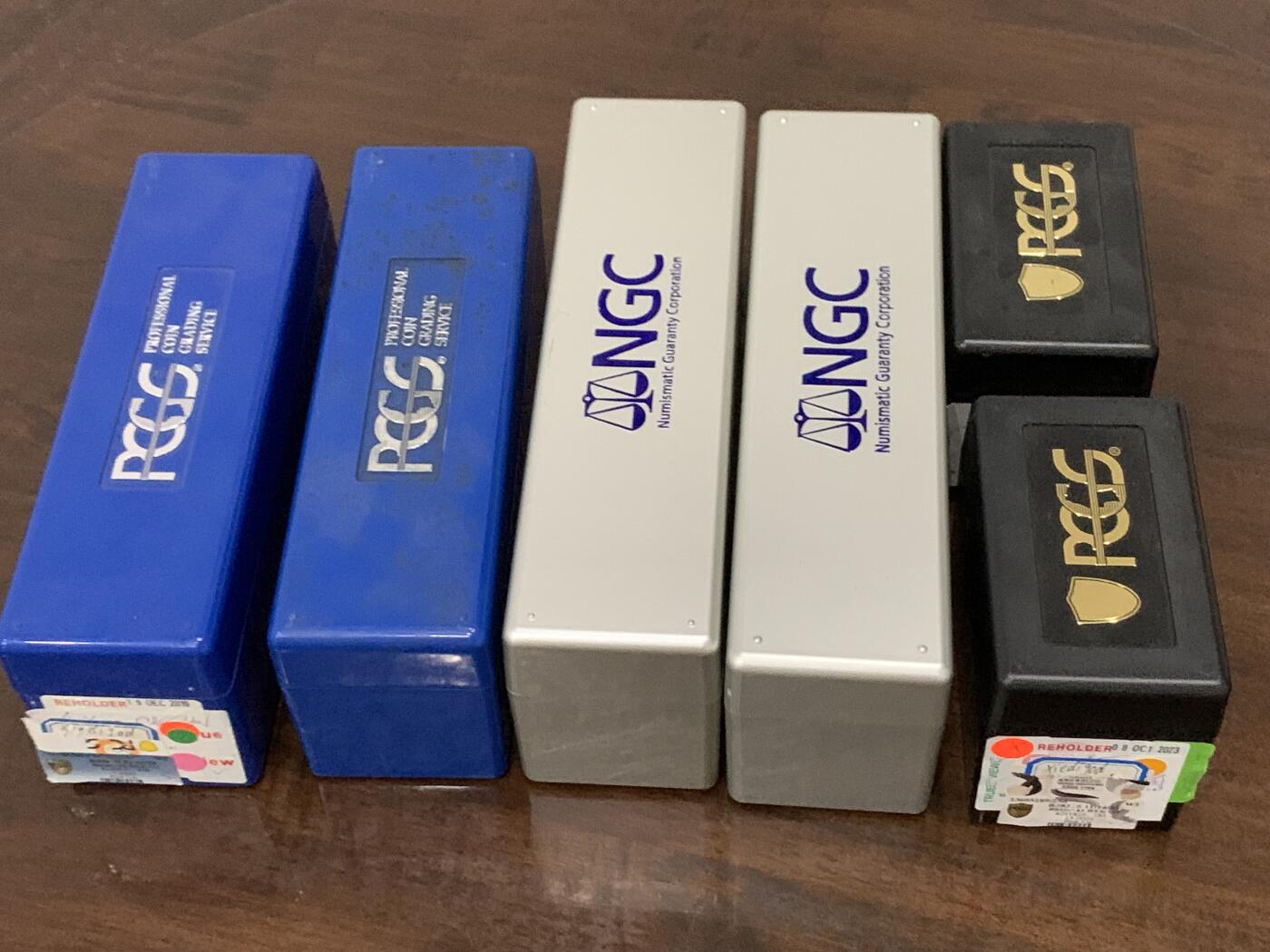 《竞宝斋》第299场- 周日，周一  2场连拍 （全场包邮） 6个盒子一组 PCGS盒子20枚装2个，10枚装2个，NGC盒子2个（其中一个是装加厚鉴定币）