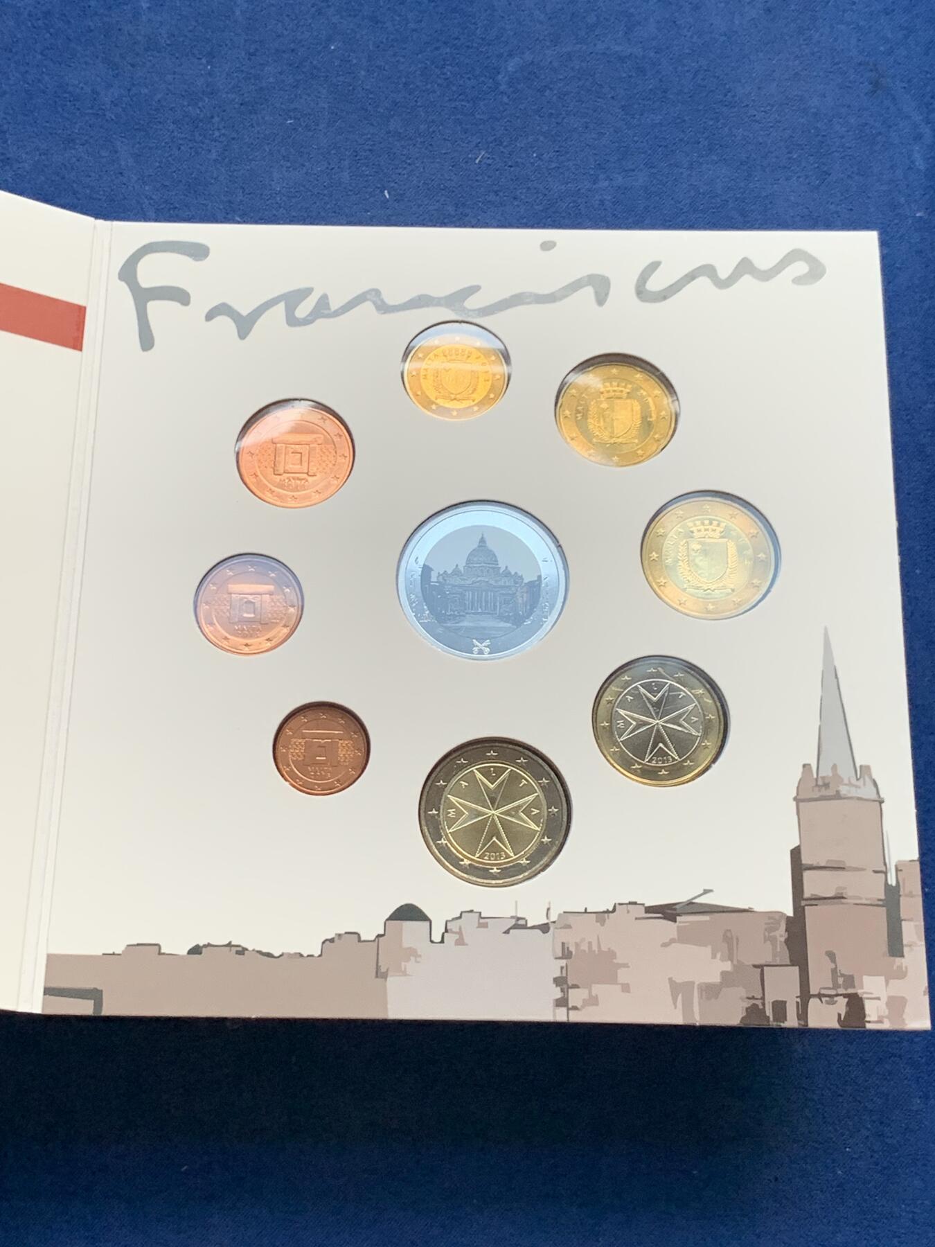 《竞宝斋》第299场- 周日，周一  2场连拍 （全场包邮） 马耳他2013年教皇官方套币 含一枚彩色纪念章