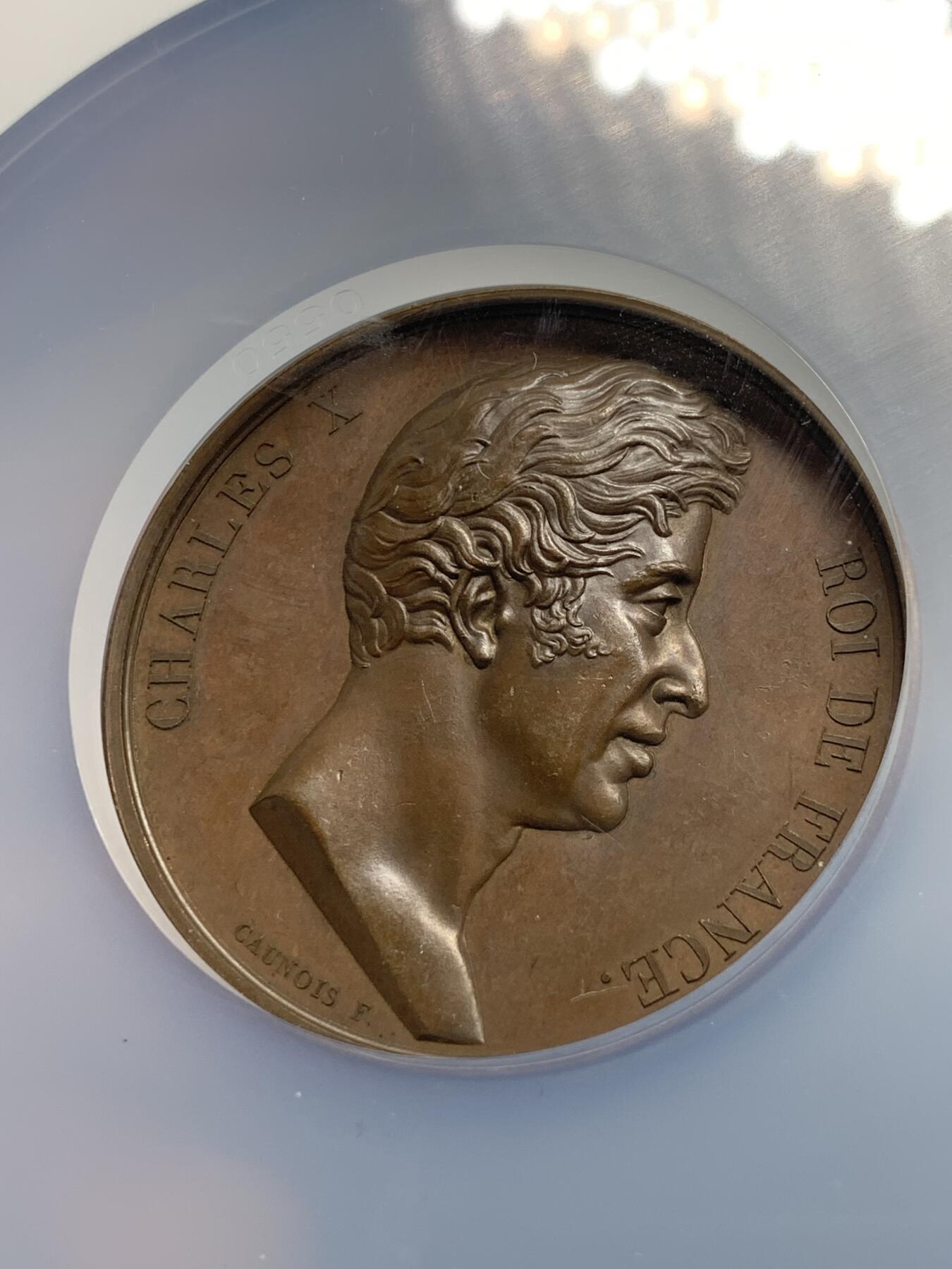 《竞宝斋》第299场- 周日，周一  2场连拍 （全场包邮） NGC MS63BN 1824年早期查理十世加冕盛大典礼大铜章 直径50.5mm，双面工艺好，超高浮雕，罕见铜章 加厚盒装