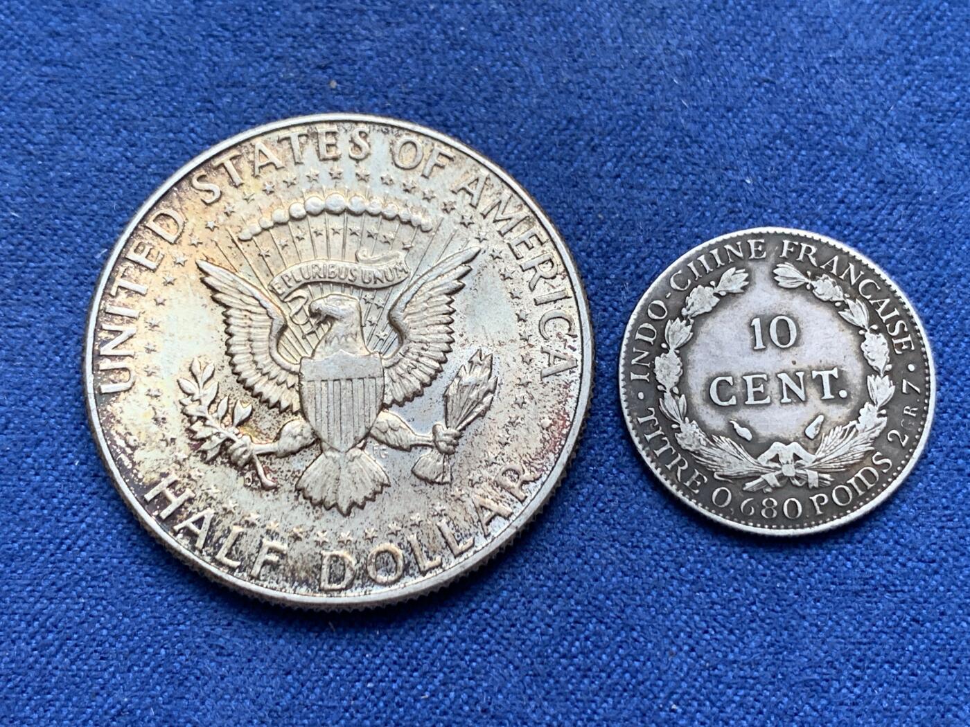 《竞宝斋》第299场- 周日，周一  2场连拍 （全场包邮） 两枚一组 1964高银版肯尼迪银币（双面五彩包浆）+1937坐洋银币十分（老味道老包浆）