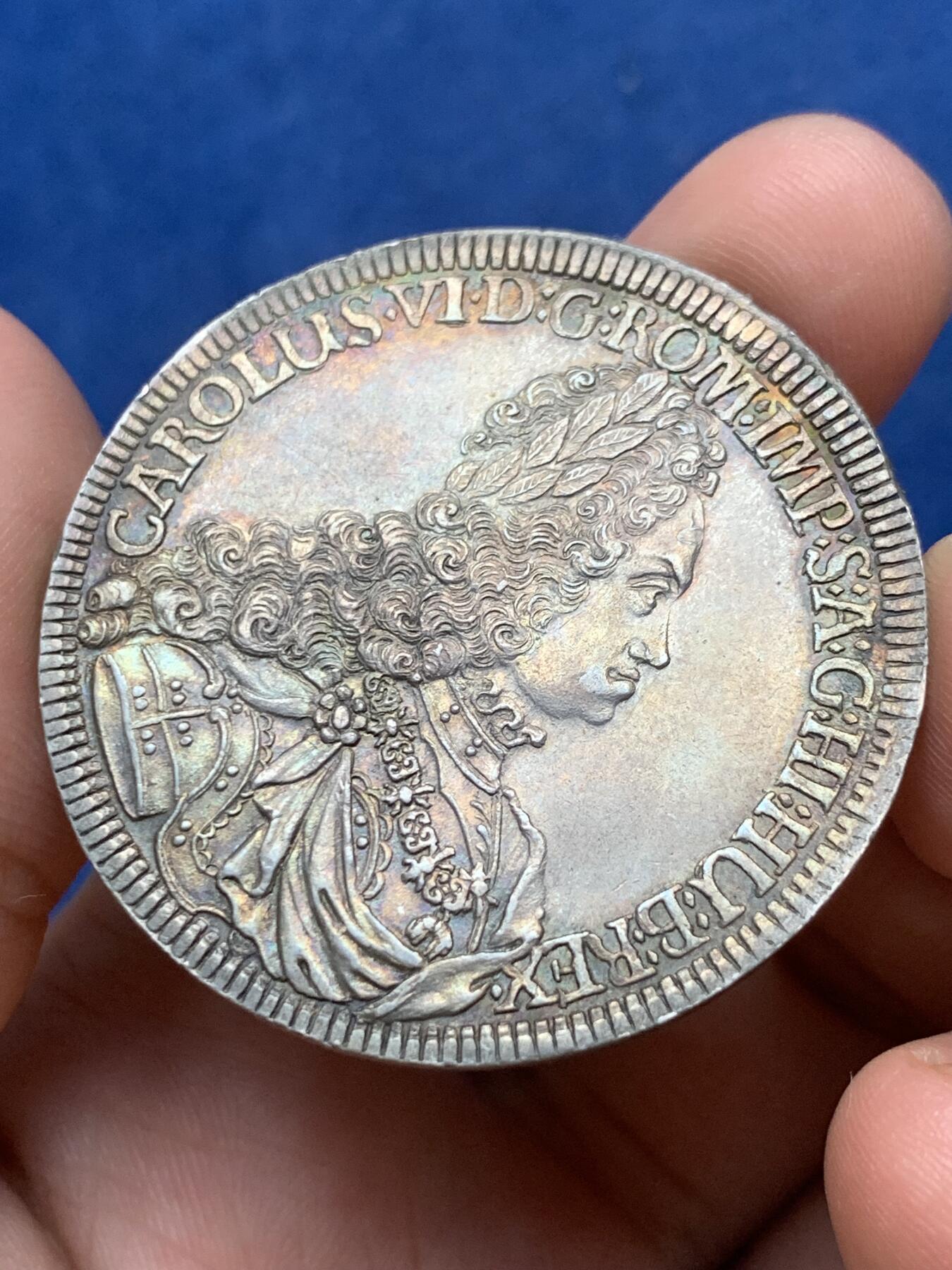 《竞宝斋》第299场- 周日，周一  2场连拍 （全场包邮） 奥地利1721年查理六世1泰勒大银UNC 五彩包浆 细节见图