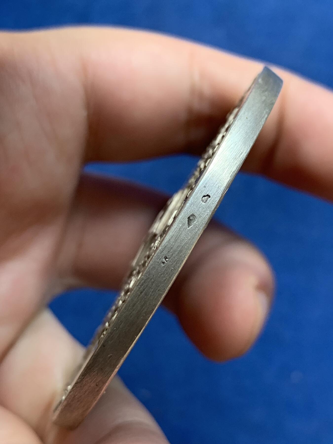 《竞宝斋》第299场- 周日，周一  2场连拍 （全场包邮） 1939年第三共和国银章，带盒，直径60mm，重111.81克