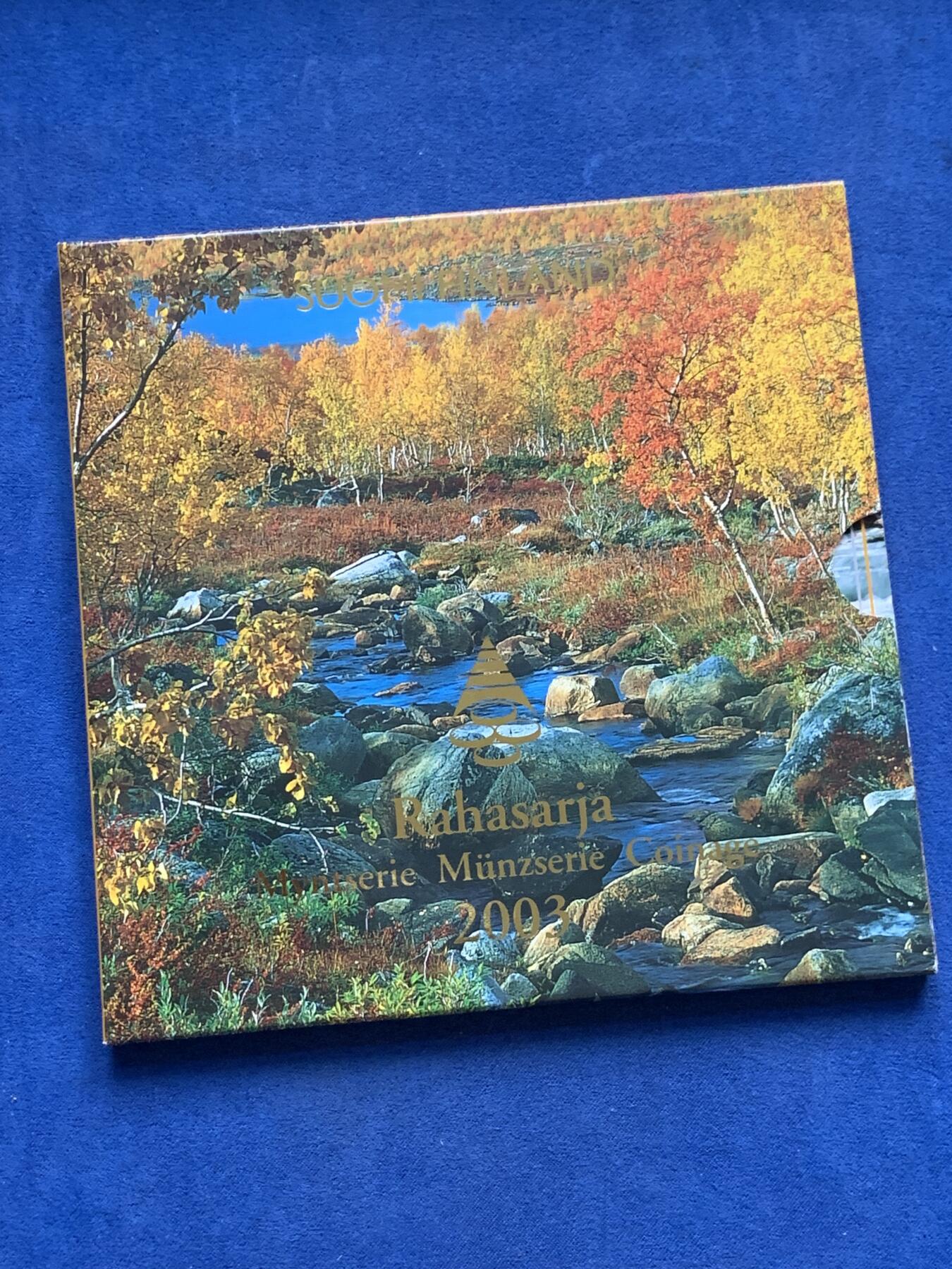 《竞宝斋》第299场- 周日，周一  2场连拍 （全场包邮） 2003年芬兰欧元卡册 带一枚章