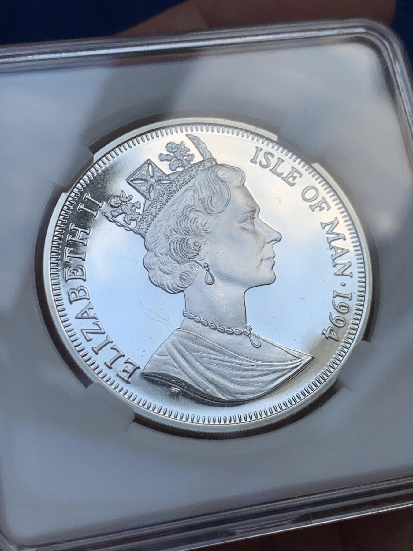 《竞宝斋》第299场- 周日，周一  2场连拍 （全场包邮） 1994年英属马恩岛联合国成立50周年25ECUS纪念币 19.2克 38.0毫米 925银