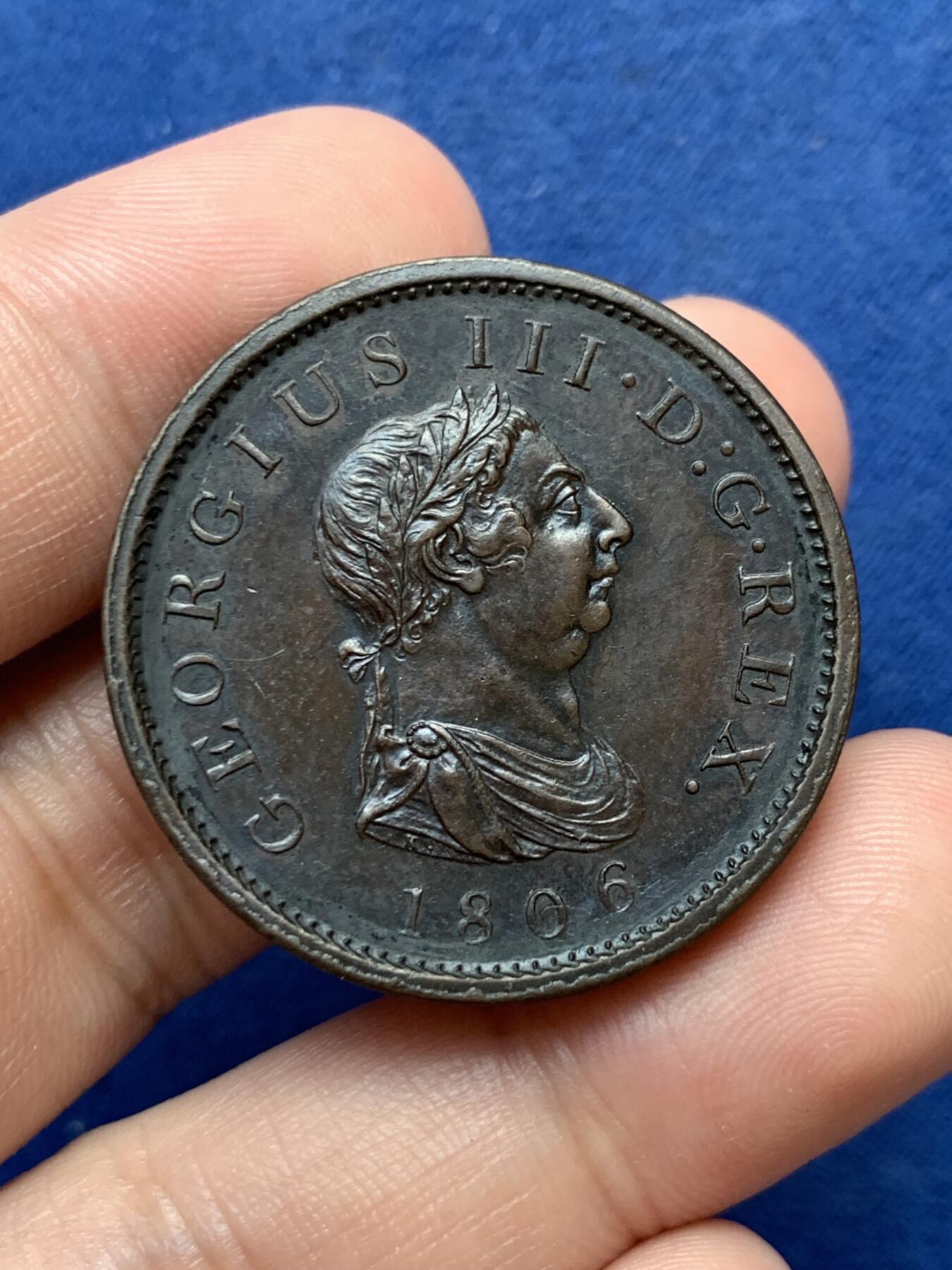 《竞宝斋》第299场- 周日，周一  2场连拍 （全场包邮） 英国1806乔治三世一便士大铜币 百年老包浆细节高点全在