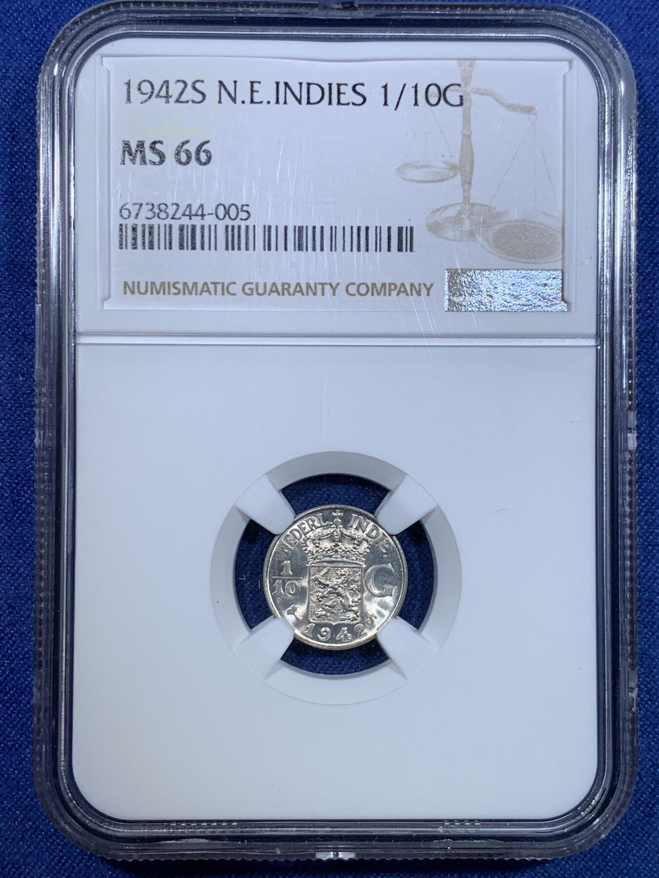 《竞宝斋》第299场- 周日，周一  2场连拍 （全场包邮） NGC MS66 1942年S版 荷属东印1 件度群岛(今印尼)1/10盾银币 高分好品