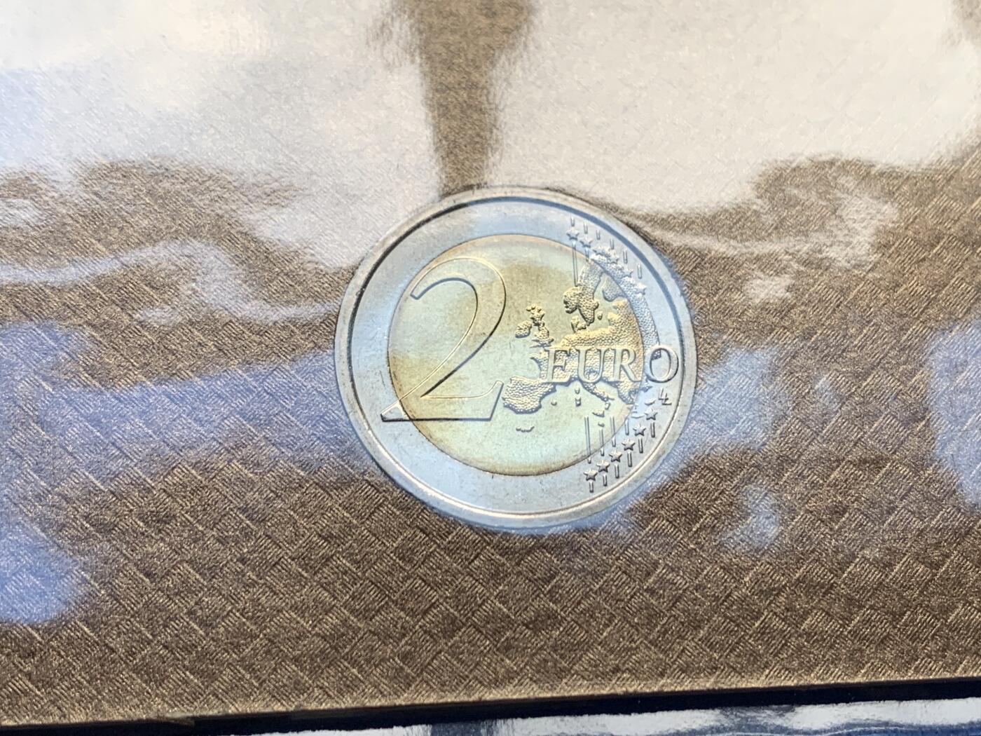 《竞宝斋》第299场- 周日，周一  2场连拍 （全场包邮） 2011梵蒂冈第26届世界2欧元 青年日卡册装 好东西