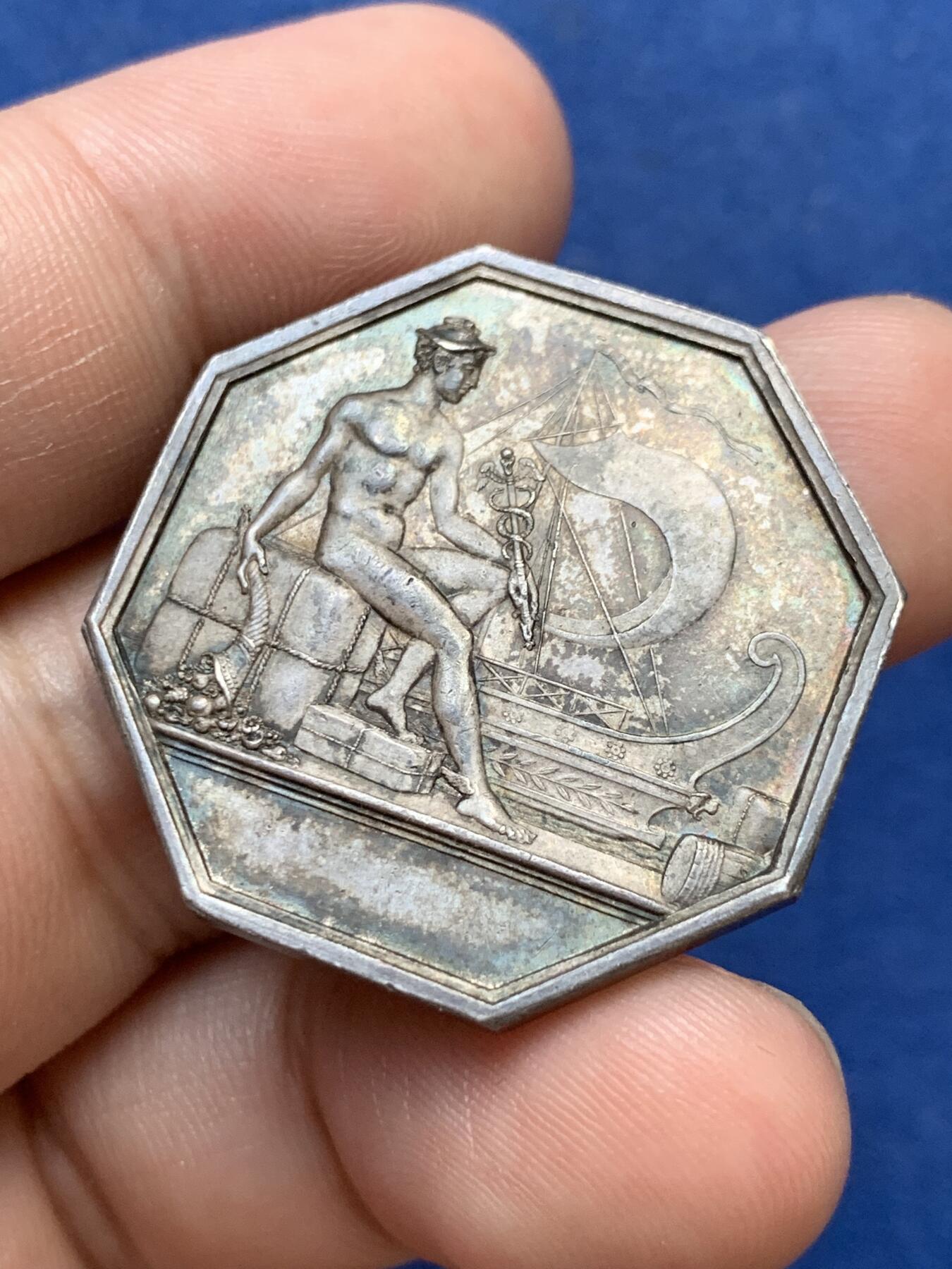 《竞宝斋》第299场- 周日，周一  2场连拍 （全场包邮） 法国鲁昂海上保险公司八角银质代币 16g 32.5mm 早期无边铭