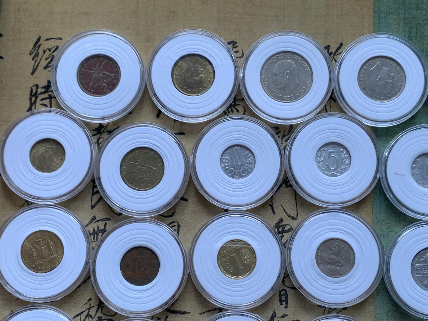 《竞宝斋》第299场- 周日，周一  2场连拍 （全场包邮） 46枚一组 散币 英国法国意大利美国苏联等国硬币， 带小圆盒 细节见图