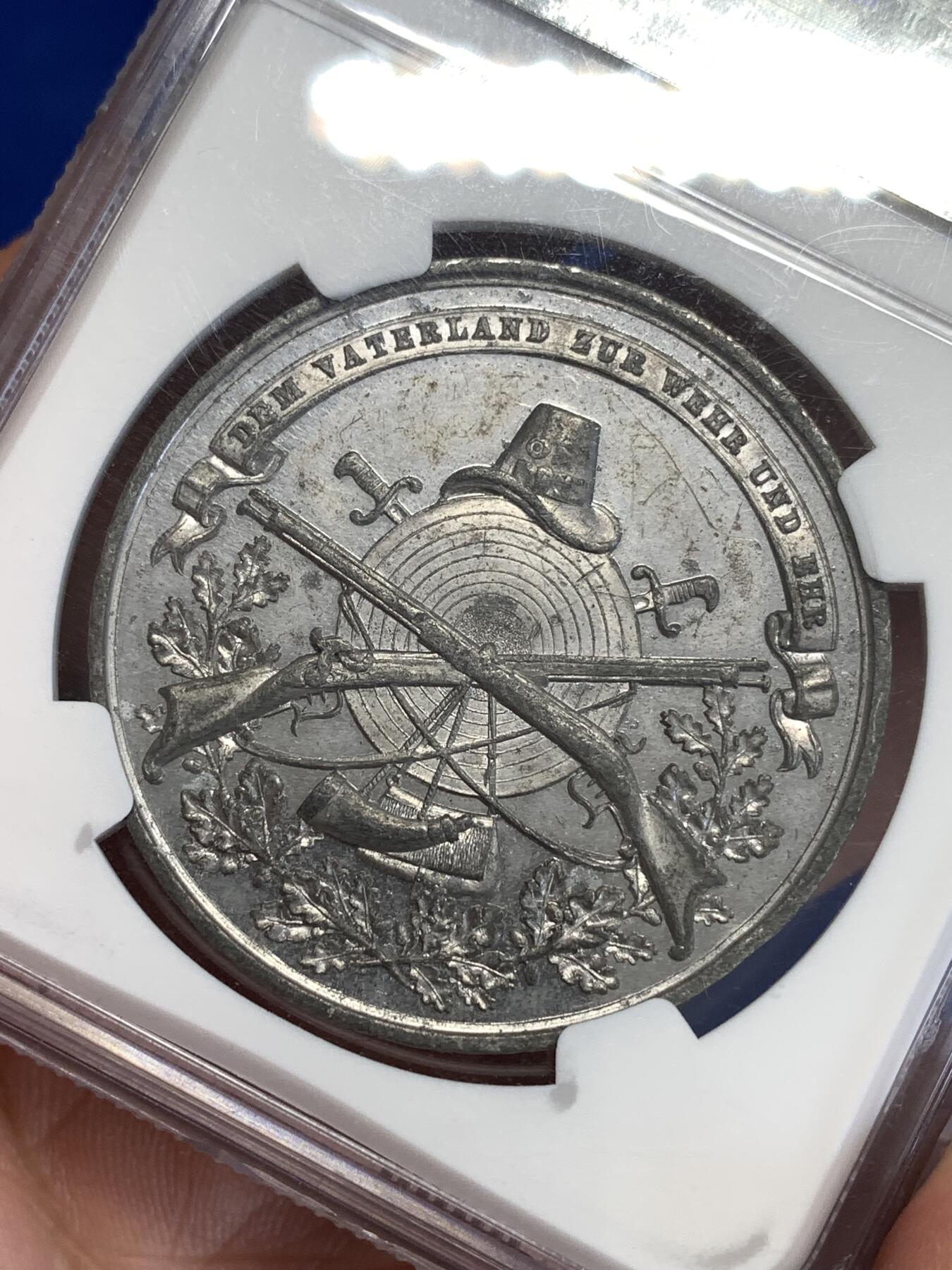 《竞宝斋》第299场- 周日，周一  2场连拍 （全场包邮） NGC MS62 德国1868巴登国家射击节纪念章