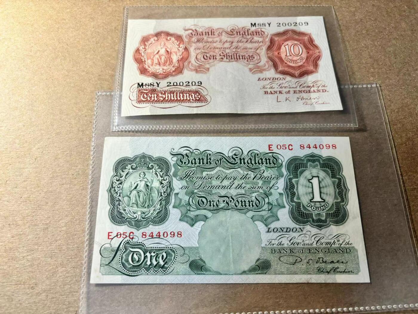 【Blue Auction】✨世界纸币精拍第530期【精】 【一组2张 含无47】英国 A序列10先令-1镑 品相如图