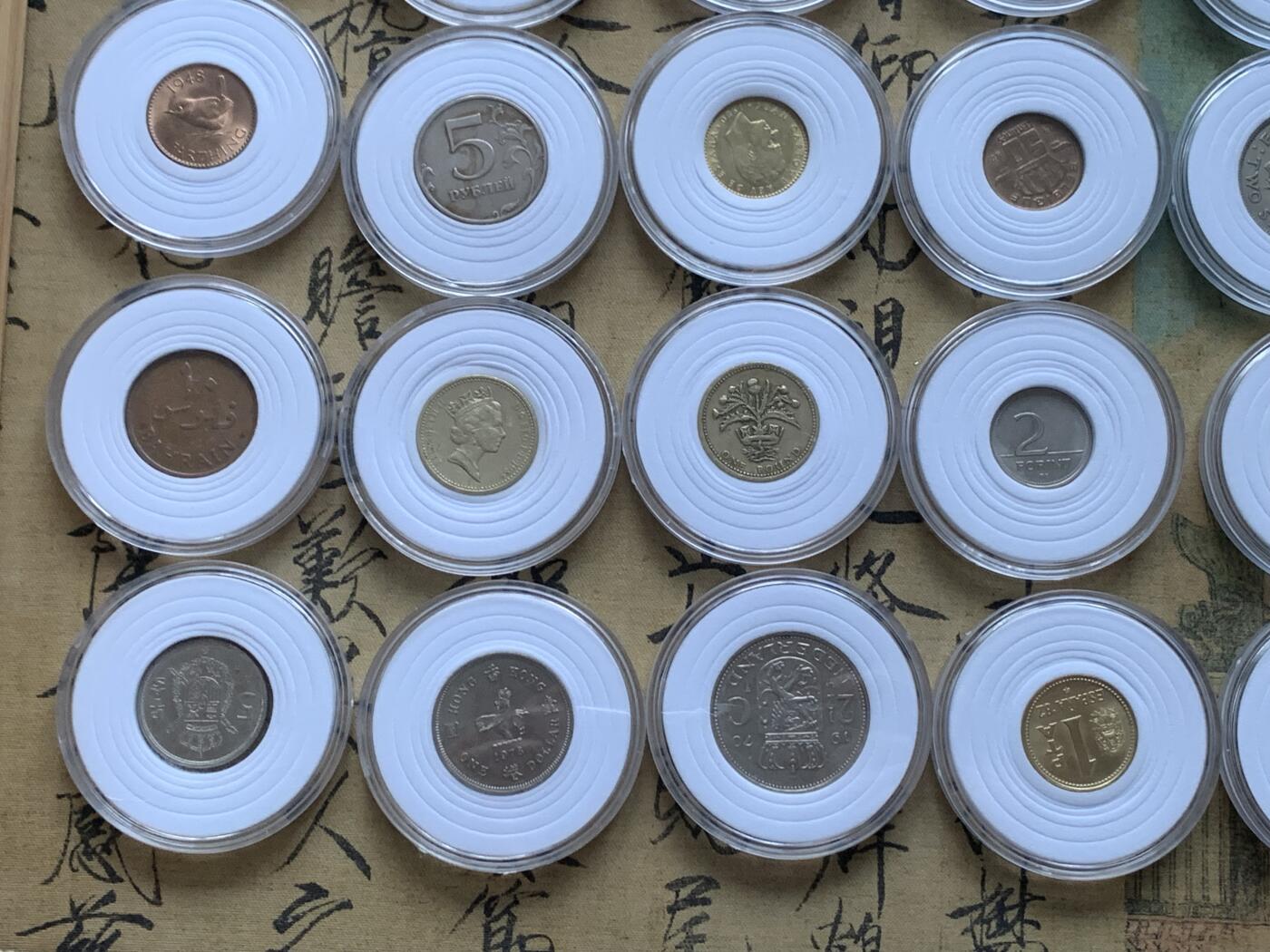 《竞宝斋》第299场- 周日，周一  2场连拍 （全场包邮） 46枚一组 散币 英国法国意大利美国苏联等国硬币， 带小圆盒 细节见图