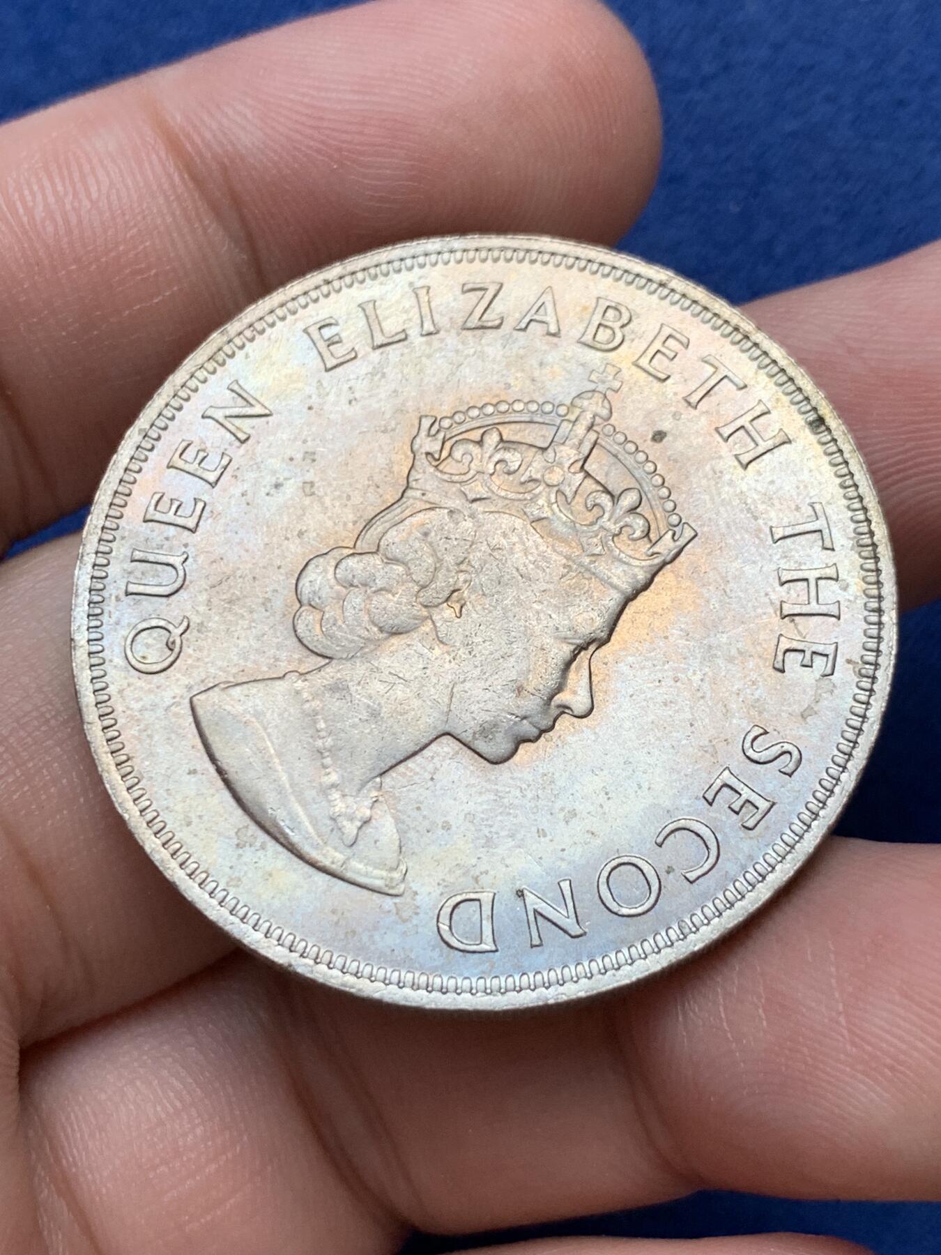 《竞宝斋》第299场- 周日，周一  2场连拍 （全场包邮） 1966 伊丽莎白征服泽西大尺寸纪念币 厚重压手 带光好品 底板干净