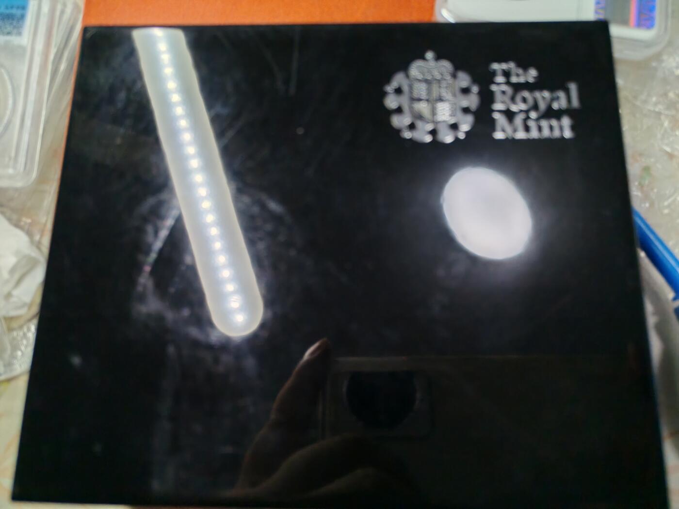 长老汇龙年精选第二十四场拍卖 2010英国5枚套精制加厚银币，盒证全，钢琴烤漆木盒，2500套