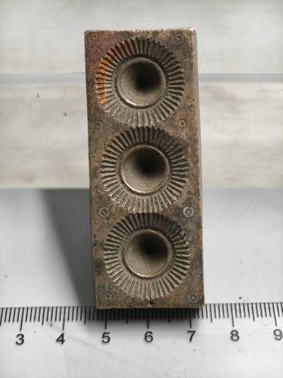 首期新疆小崔一钱币邮票杂件拍卖 - 清代饰品打制铜模具