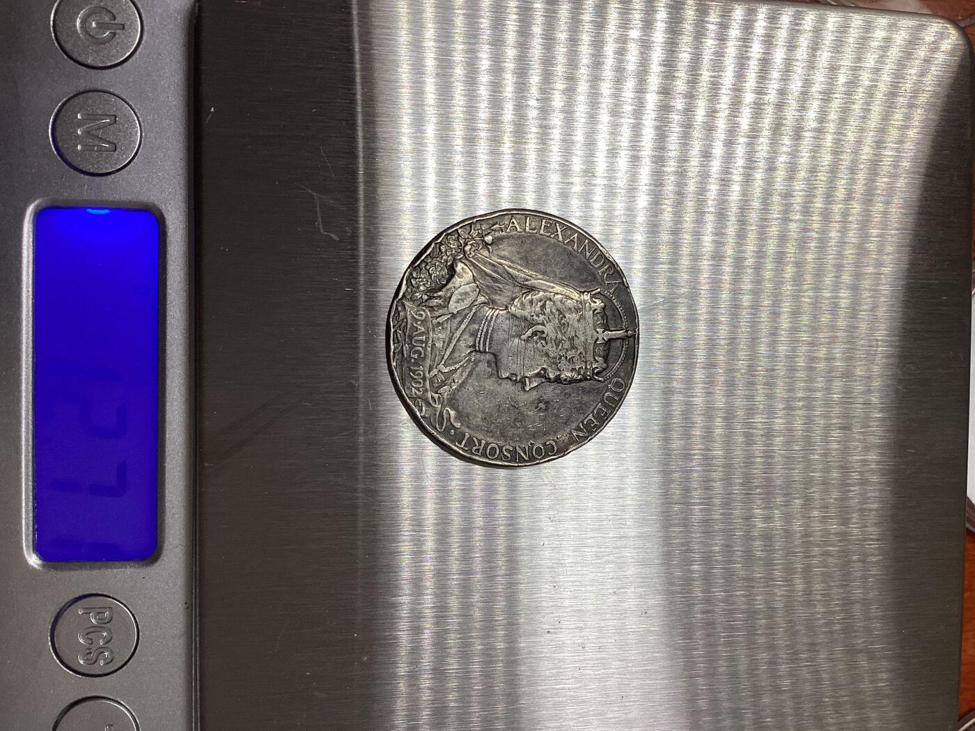 长老汇龙年精选第二十四场拍卖 1902英国爱德华七世登基银章，12.74克，边有磕碰