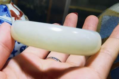 新疆和田白玉贵妃镯 新疆和田白玉贵妃镯