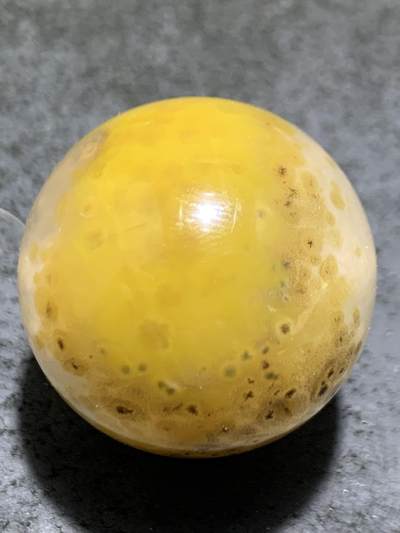 精美战国红玛瑙冰飘气泡纹大圆珠一颗！ 精美战国红玛瑙冰飘气泡纹大圆珠一颗！