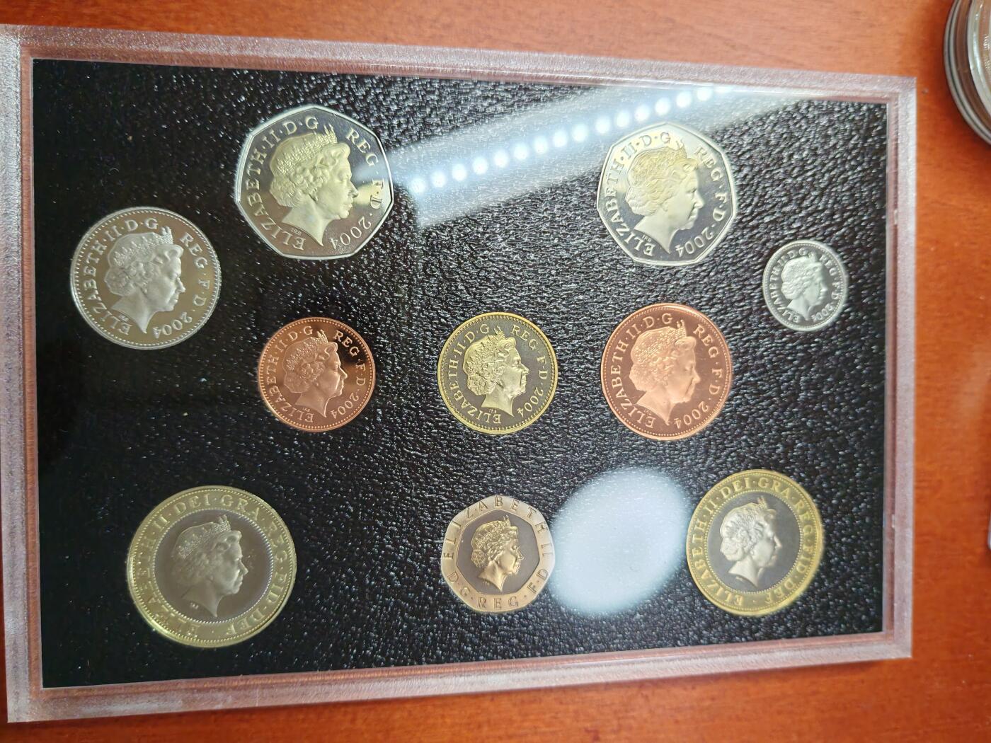 长老汇龙年精选第二十四场拍卖 2004英国10枚精制套币，盒证全