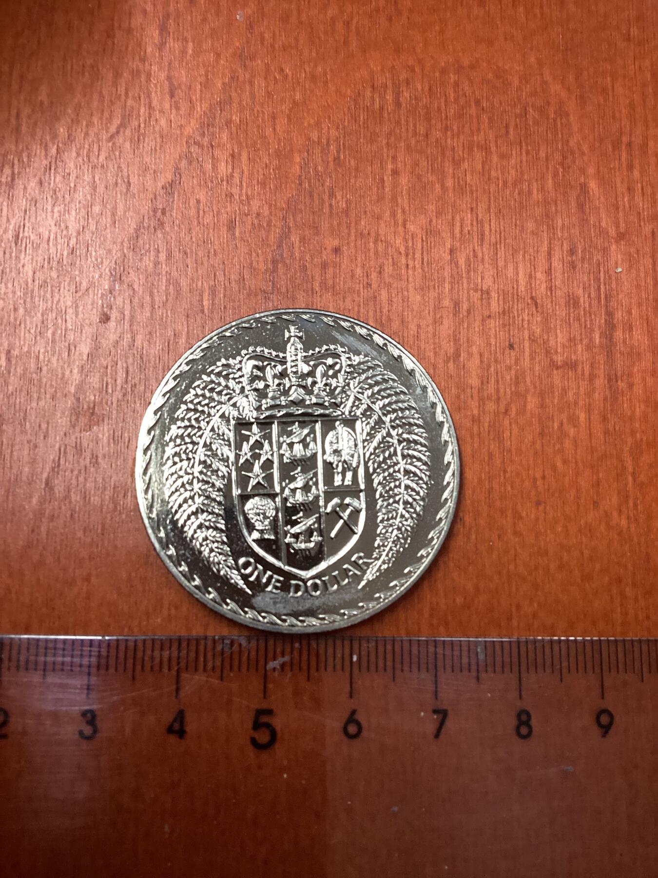 长老汇龙年精选第二十四场拍卖 1979新西兰1元铜镍币，2.5万枚，独年版