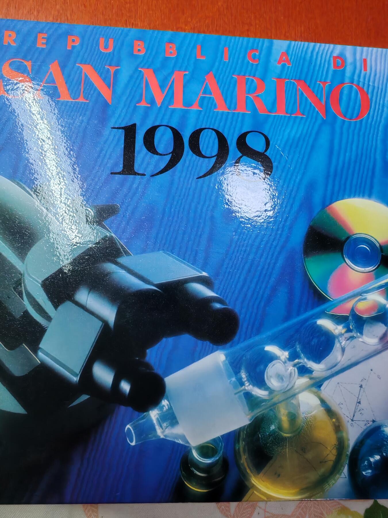 长老汇龙年精选第二十四场拍卖 1998圣马力诺8枚套币卡装，精品