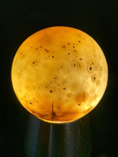 精美战国红玛瑙冰飘气泡纹大圆珠一颗！ 精美战国红玛瑙冰飘气泡纹大圆珠一颗！