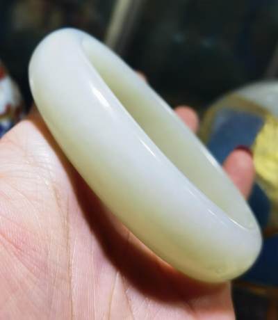 新疆和田白玉贵妃镯 新疆和田白玉贵妃镯