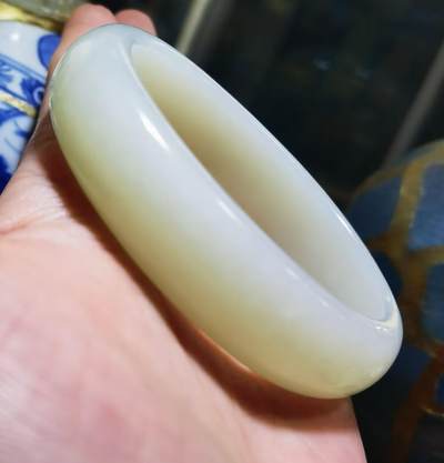 新疆和田白玉贵妃镯 新疆和田白玉贵妃镯