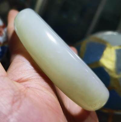 新疆和田白玉贵妃镯 新疆和田白玉贵妃镯