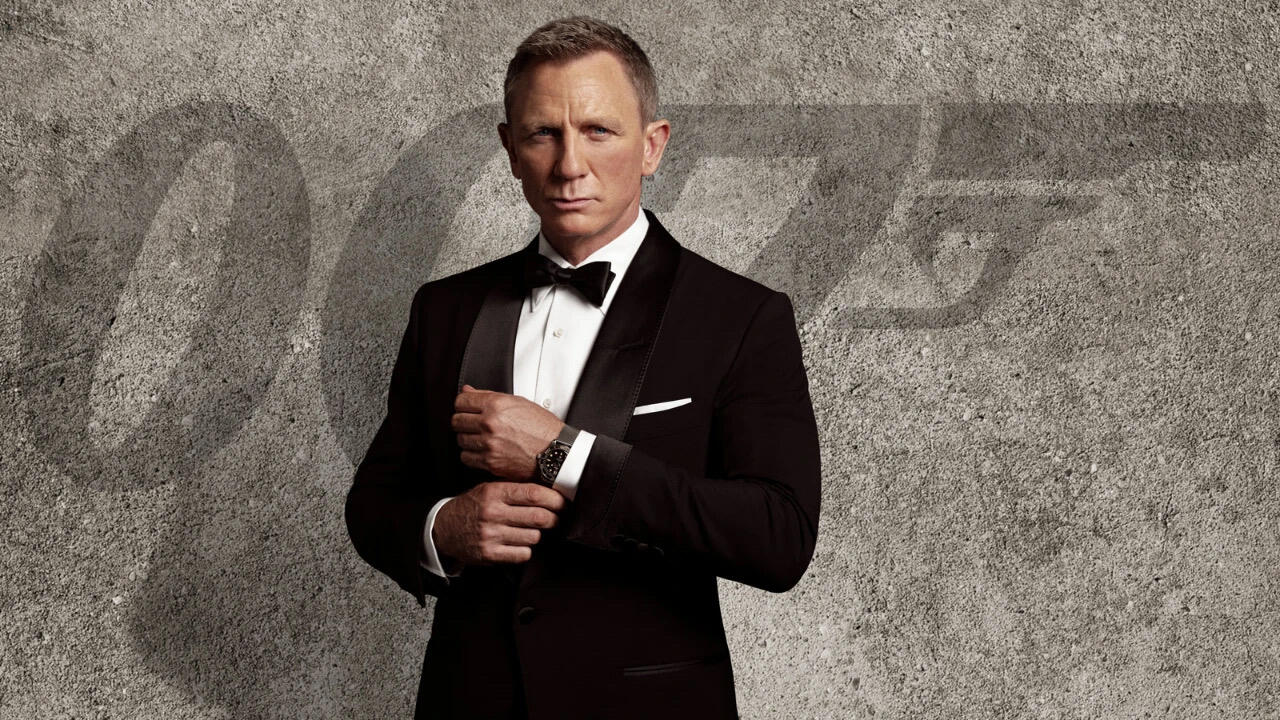 零元拍：《007：大破天幕杀机》007的饰演者丹尼尔·克雷格，及M夫人的饰演者朱迪·丹奇,亲笔签名，尺寸：100X205 MM