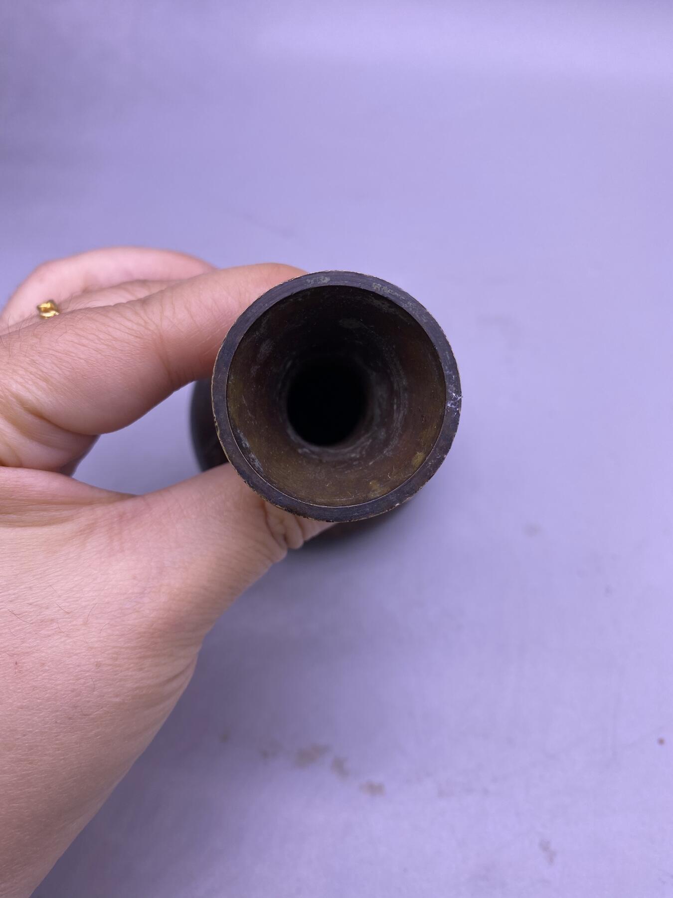 老铜镶银花瓶，尺寸10.4厘米，品相如图，1500包快递