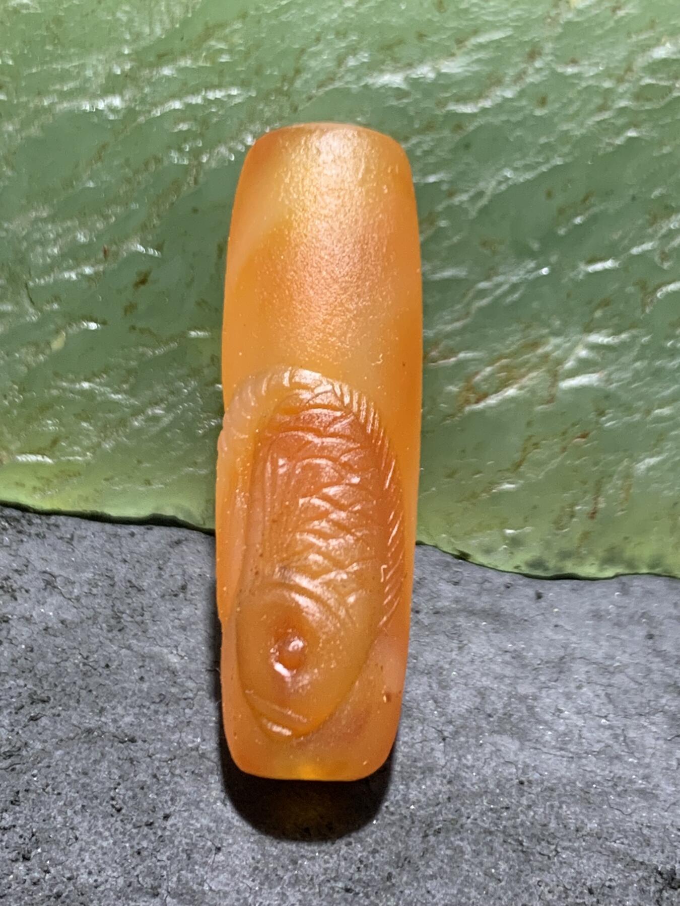 精美亚光高玉化缠丝玛瑙手工雕刻鲤鱼桶珠一颗