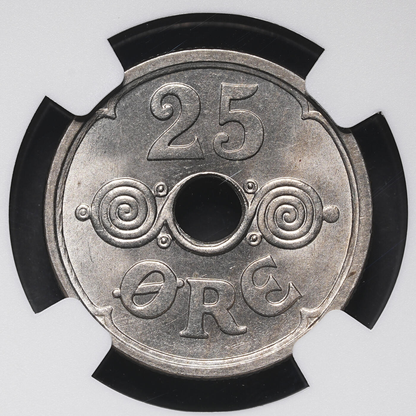 修遠堂世界钱币第三十七期 全场包邮 NGC MS65 1947年丹麦25欧尔