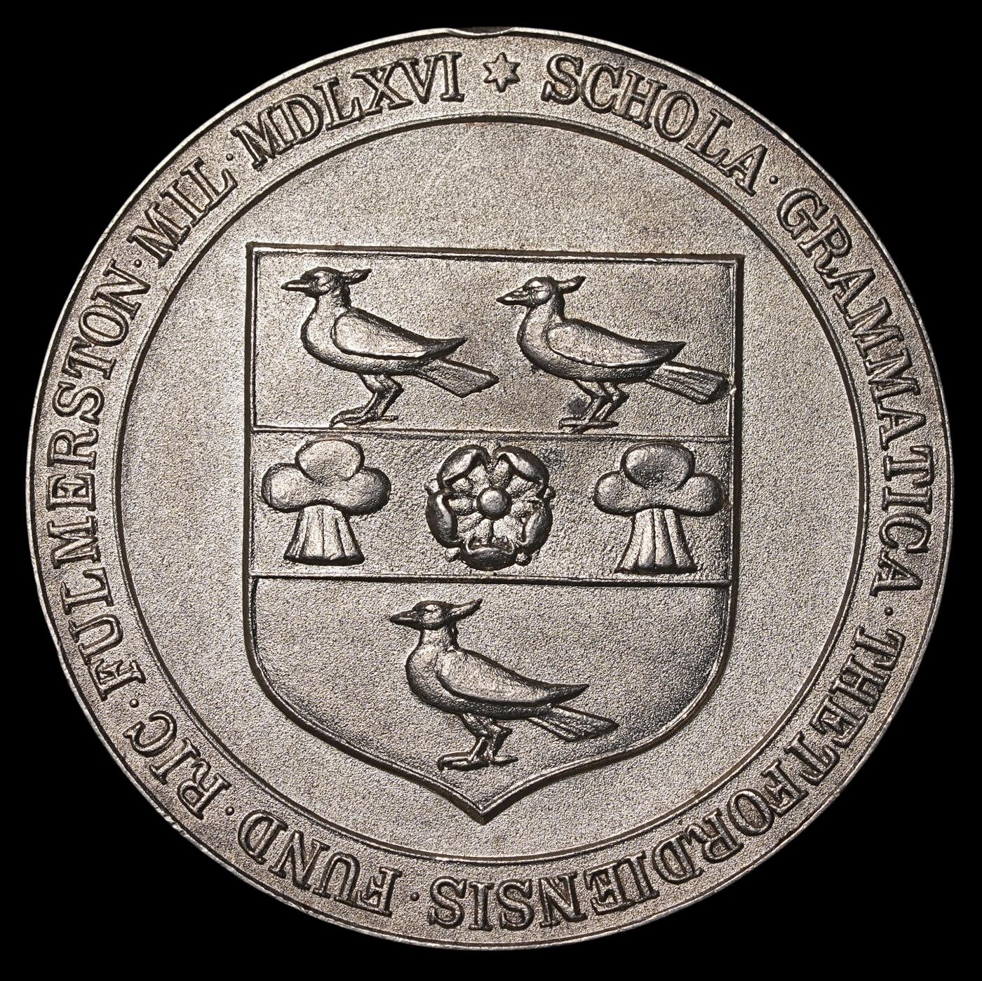 修遠堂世界钱币第三十七期 全场包邮 1932年英国银章 35.28mm，20.35g 边小磕