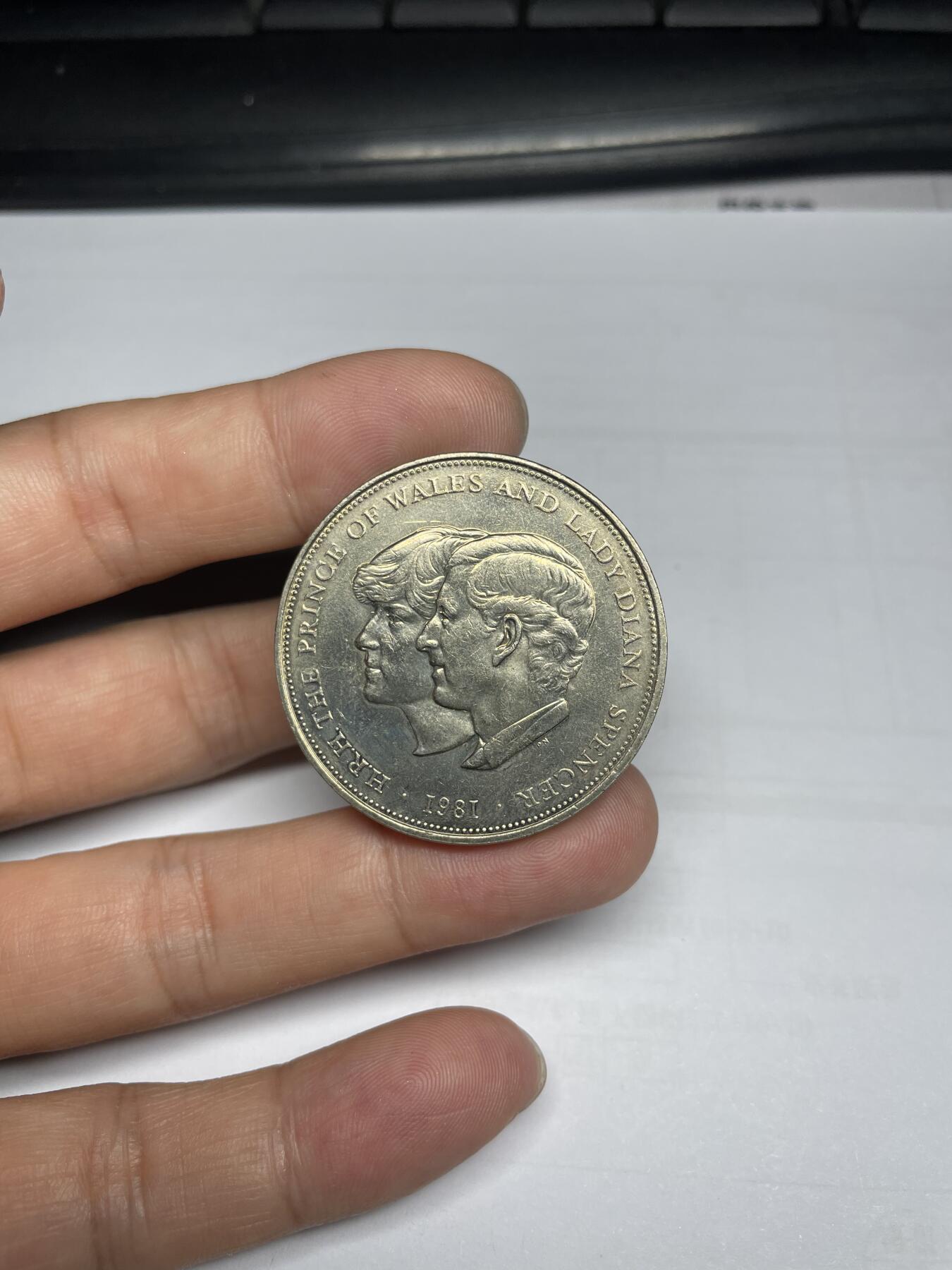 每日一拍，2024年集古藏今外币拍卖第十三期-第8场—（总第128拍），可以寄存60天，满160元包邮。 1981年英国克朗币