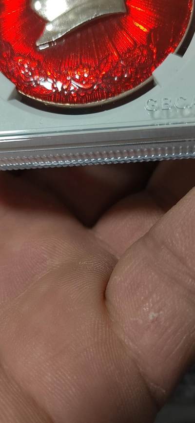 公博评级毛主席像章专场 公博评级毛主席像章，68高分，头像下方是葵花+三个忠字图案 