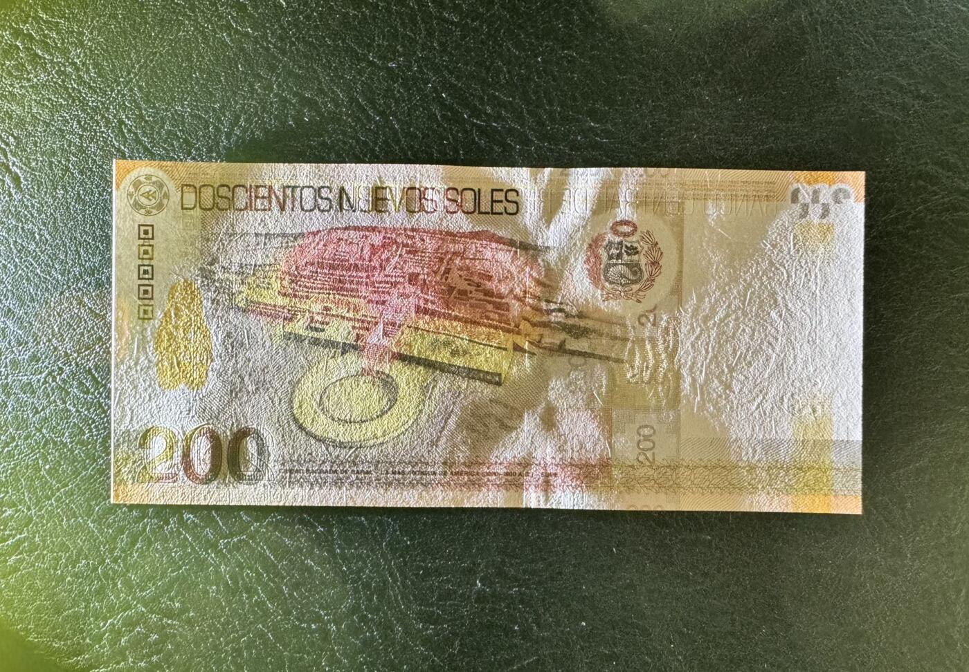 收藏联盟Quantum Auction 第371期拍卖  秘鲁2012年200索尔 品相全新UNC 美洲文明起源地——卡拉尔圣城