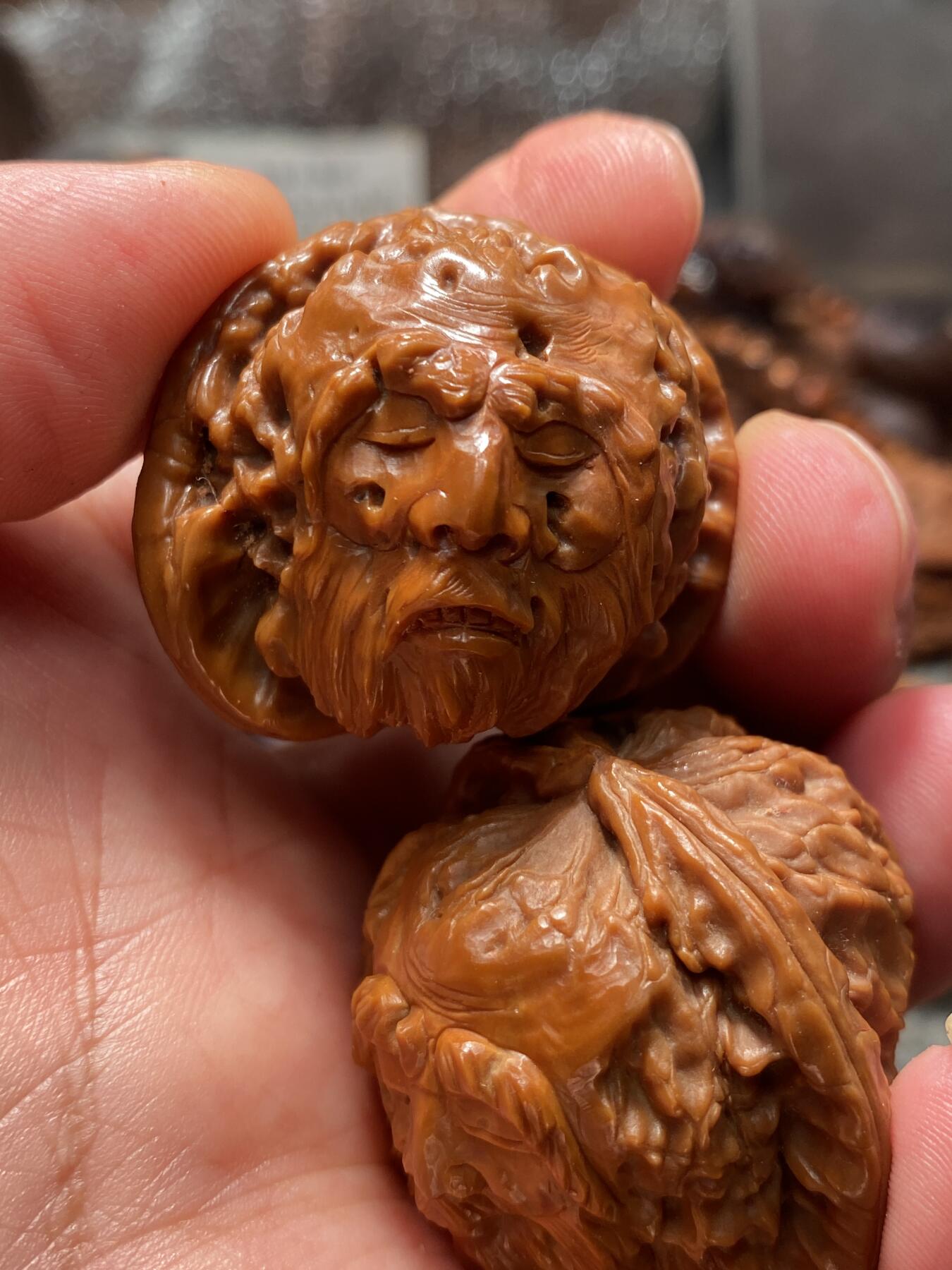 苏工核雕放漏价 福利苏工核桃雕，纯手工留刀痕，南极仙翁老苏工工艺，个性立体非市场通货，尺寸3。95喜欢的来