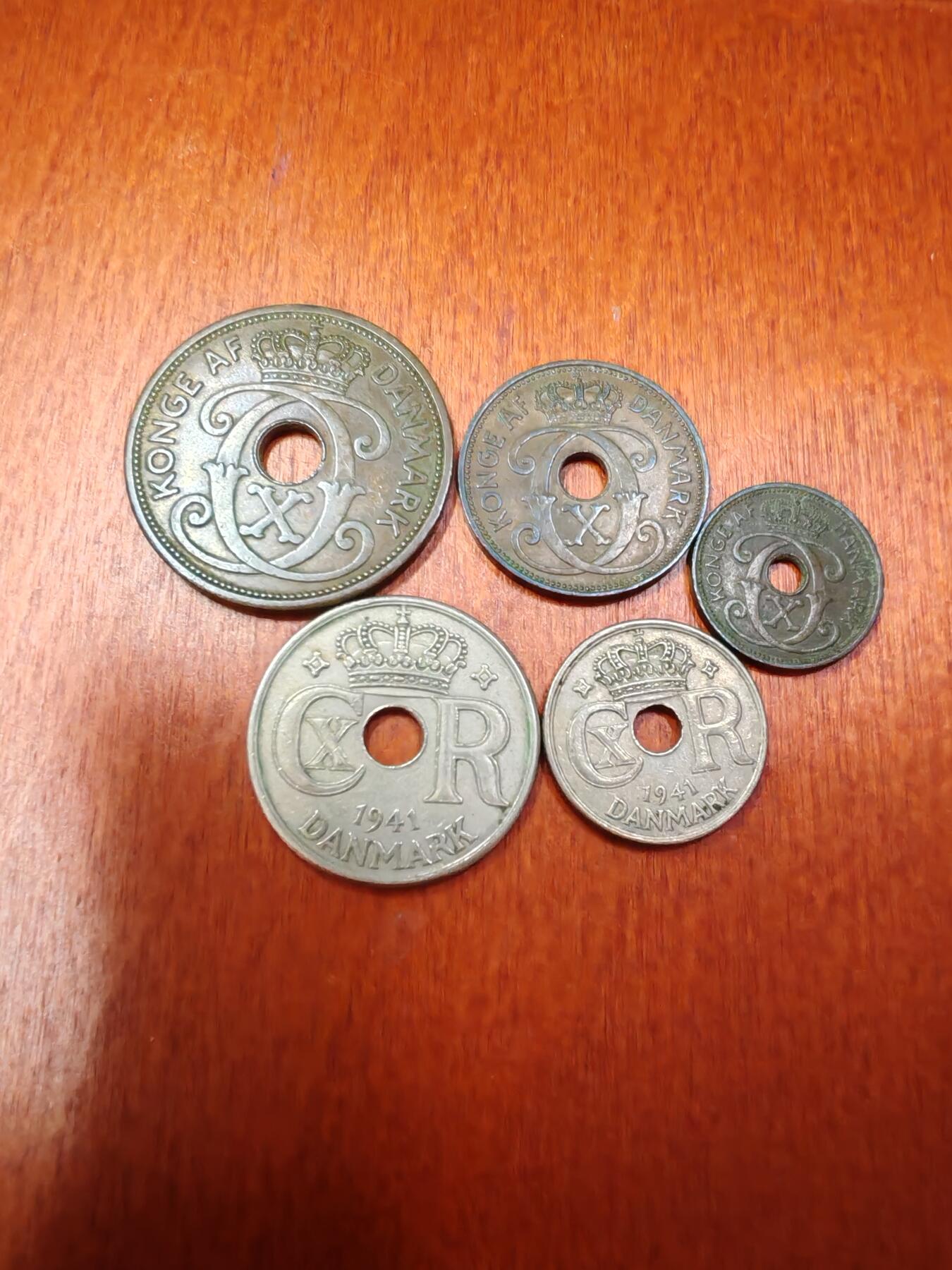长老汇龙年精选第二十八场拍卖 1941法罗群岛5枚套，网上卖1500元，稀缺品种