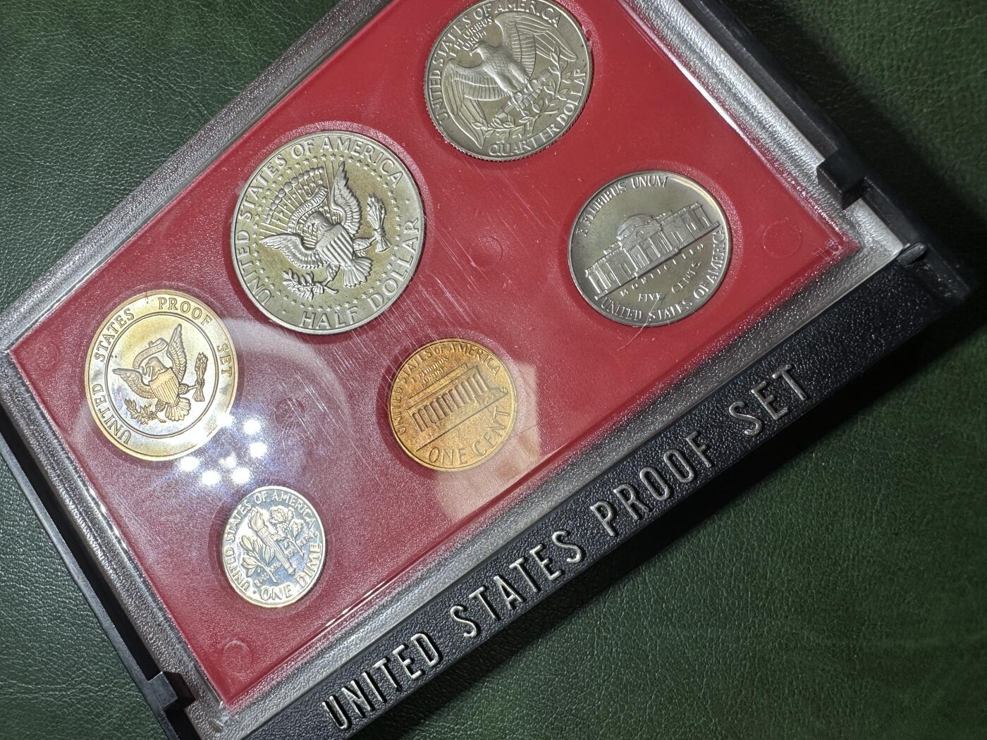 极美外币和章 美国1982年精制套币
