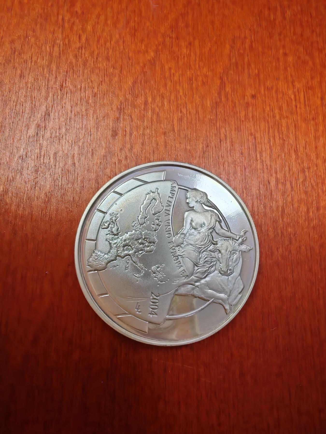 长老汇龙年精选第二十八场拍卖 2004比利时欧盟东扩10欧元精制银币，5万枚